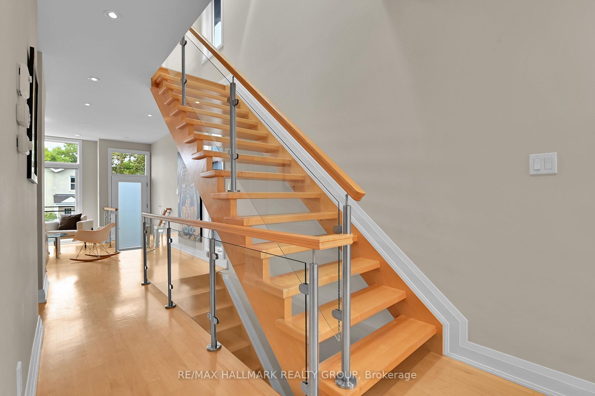 Photo 17 of 376A Wilmont Avenue, Ottawa, Westboro West — HOMEH