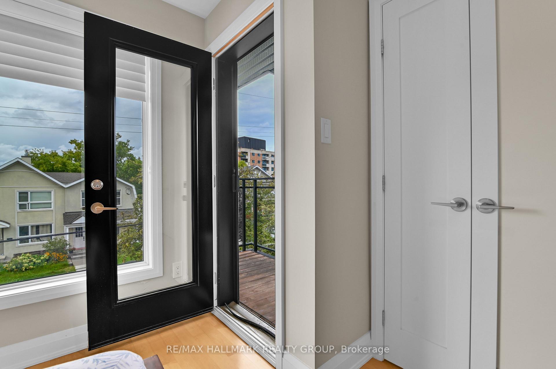 Photo 23 of 376A Wilmont Avenue, Ottawa, Westboro West — HOMEH