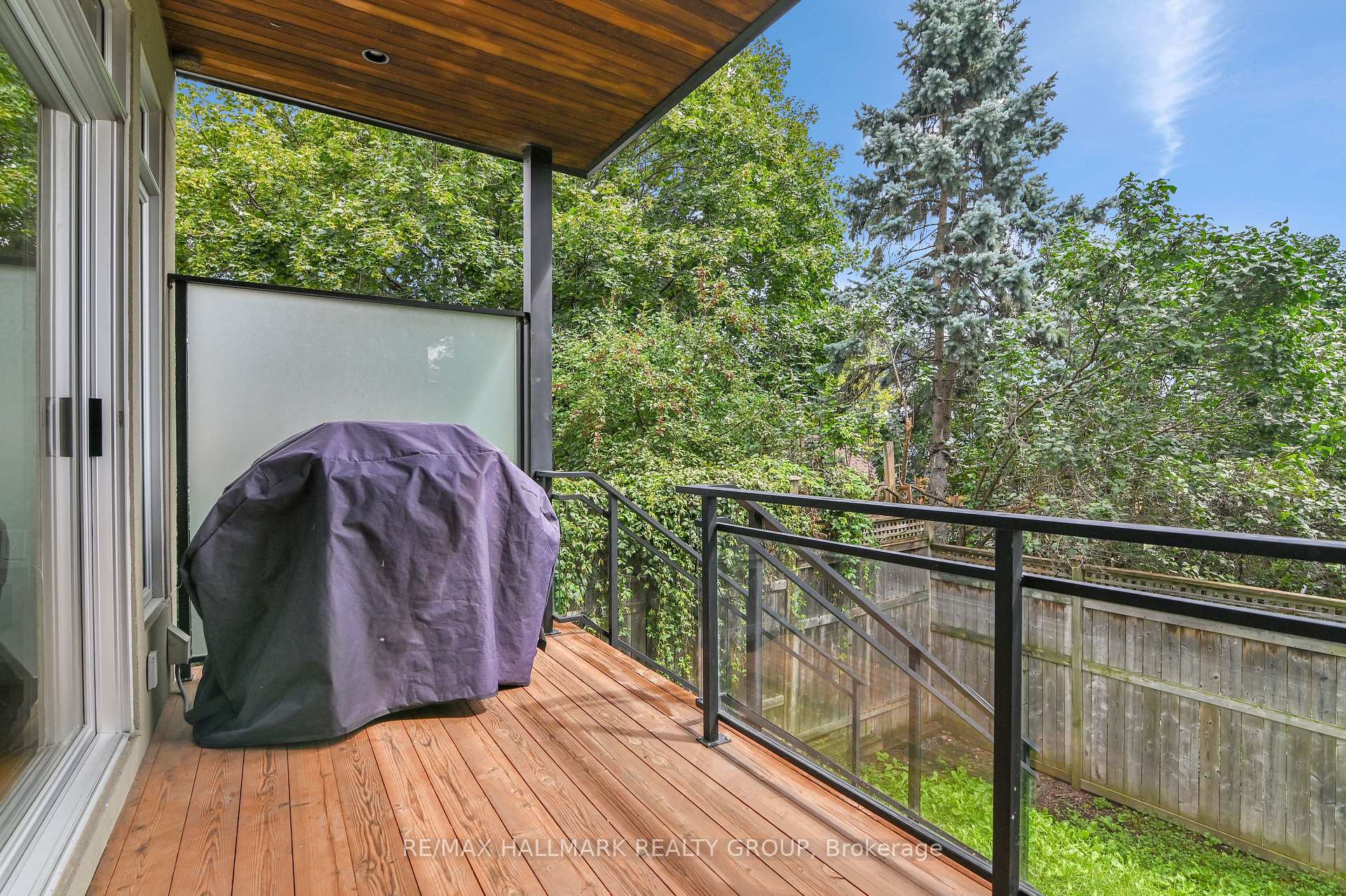 Photo 33 of 376A Wilmont Avenue, Ottawa, Westboro West — HOMEH