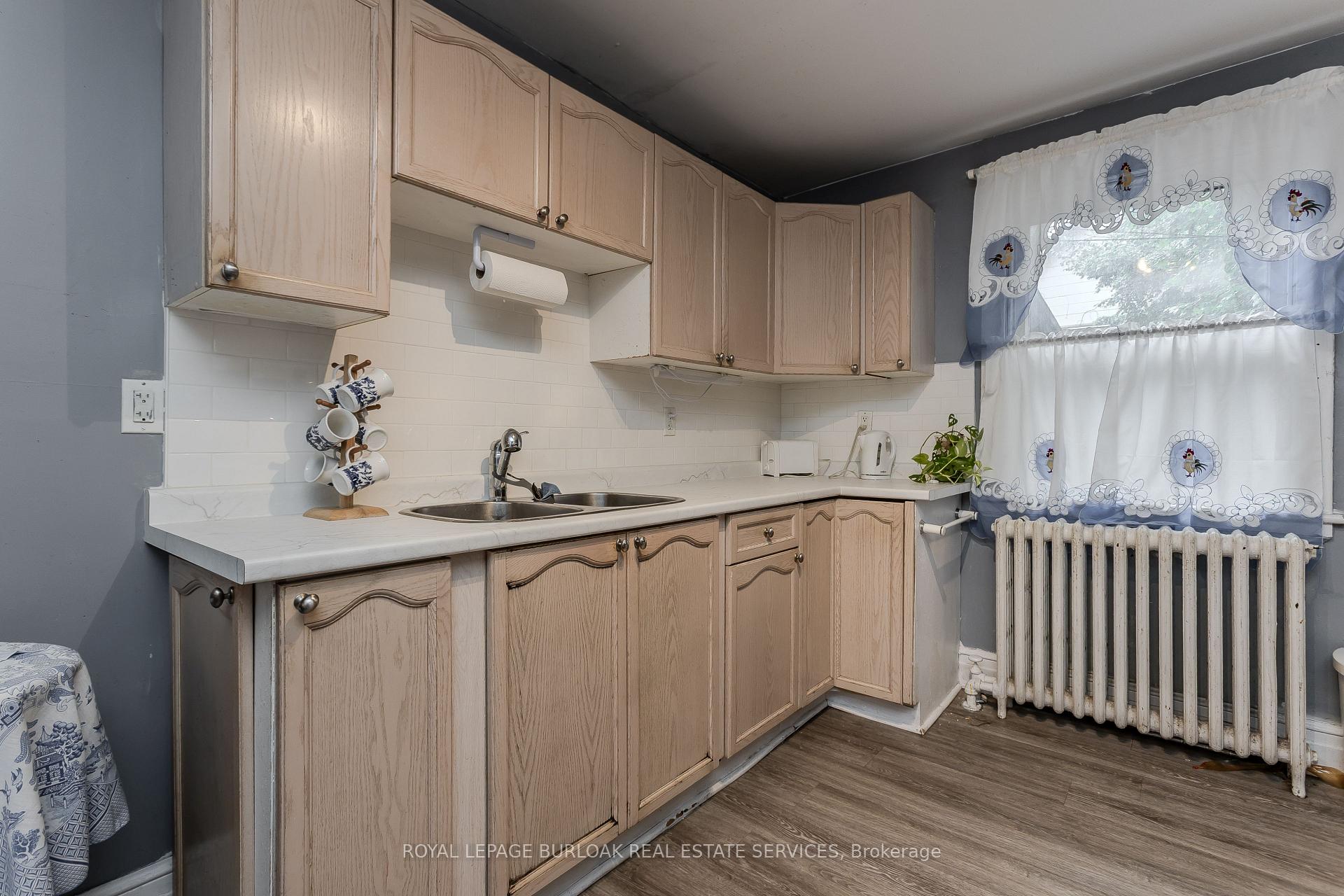 Photo 19 of 1088 King Street E, Hamilton, Stipley — HOMEH
