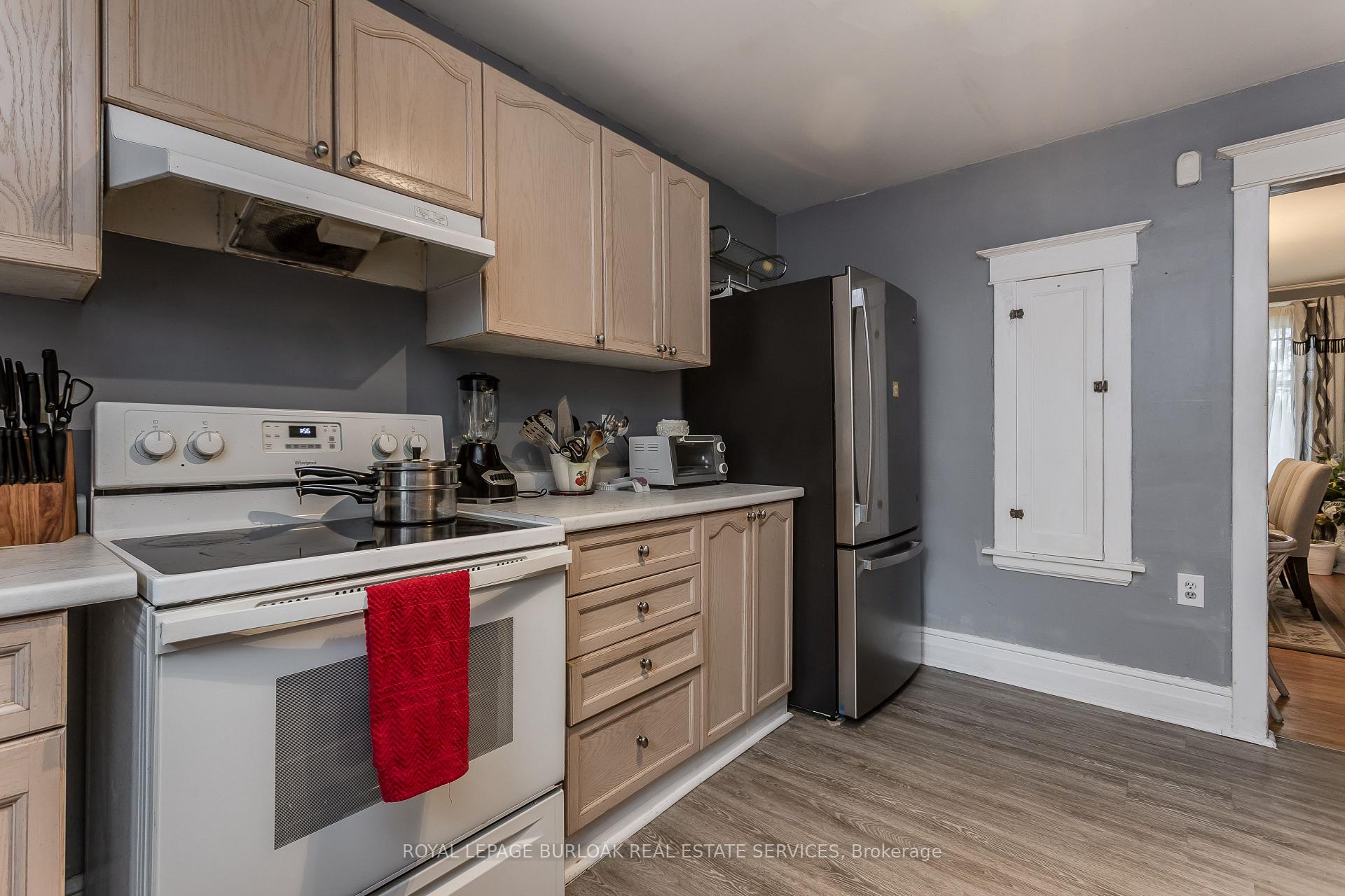 Photo 20 of 1088 King Street E, Hamilton, Stipley — HOMEH