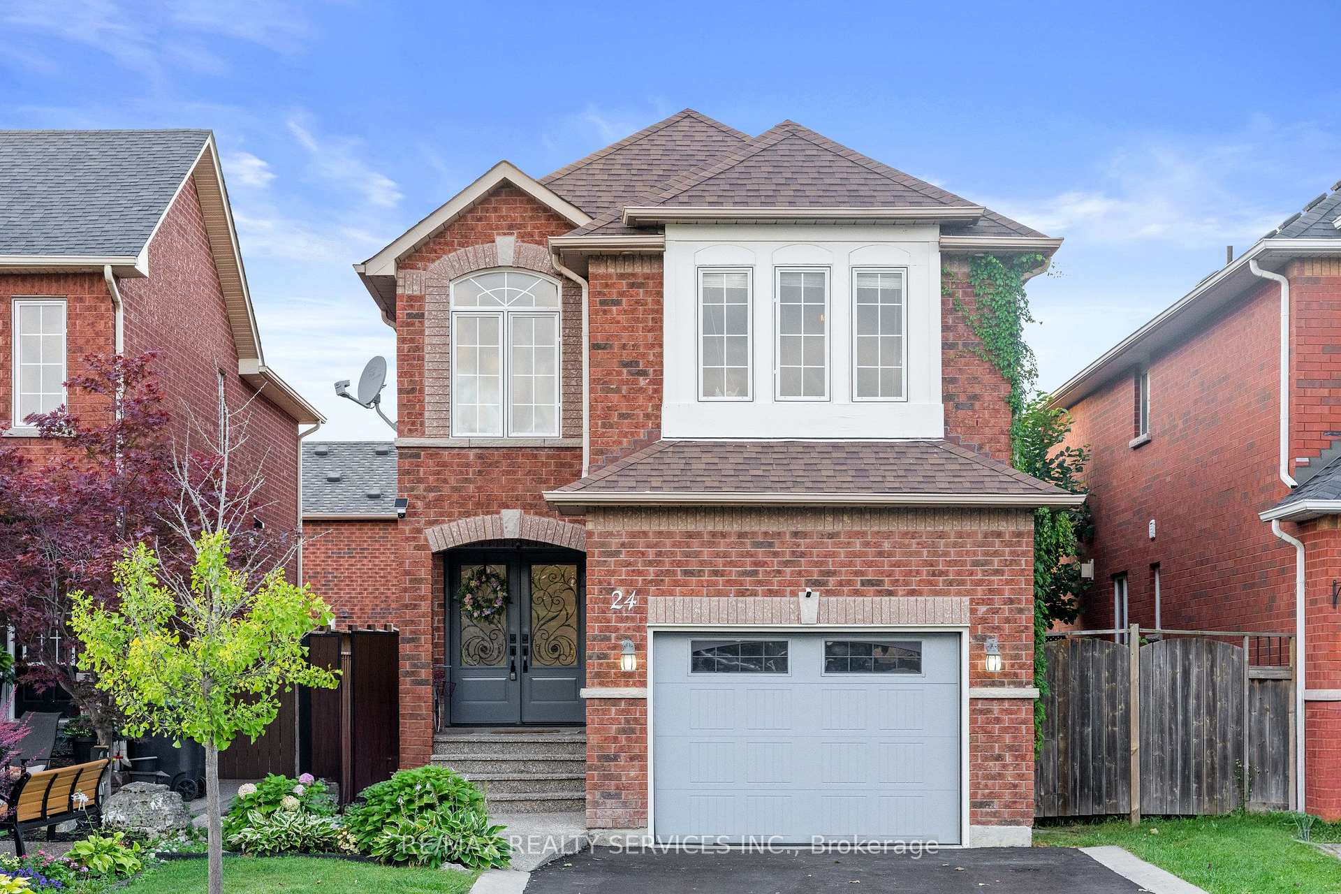 Photo 1 of 24 Wakely Boulevard, Caledon, Bolton West — HOMEH