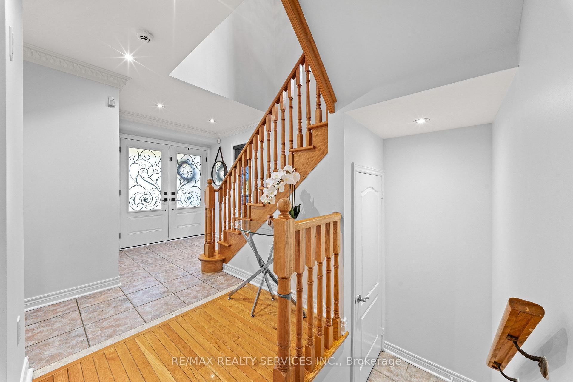 Photo 5 of 24 Wakely Boulevard, Caledon, Bolton West — HOMEH