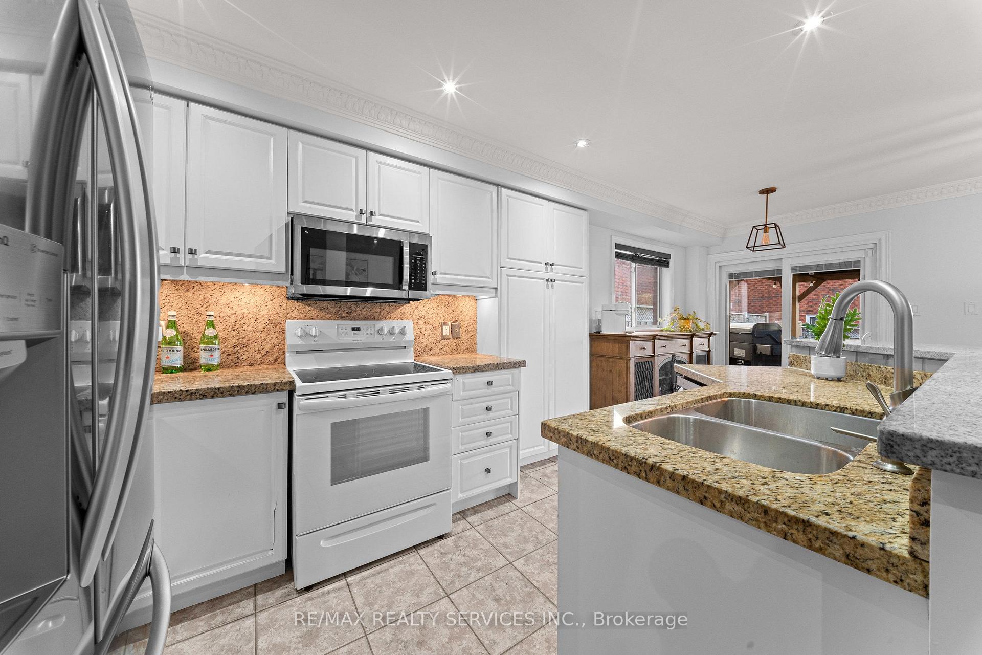 Photo 11 of 24 Wakely Boulevard, Caledon, Bolton West — HOMEH