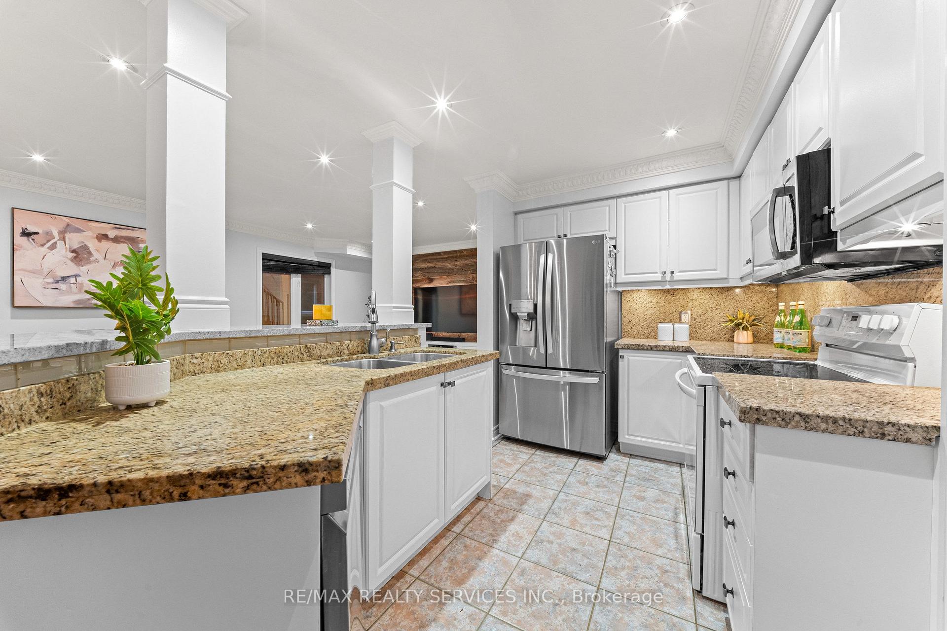 Photo 12 of 24 Wakely Boulevard, Caledon, Bolton West — HOMEH