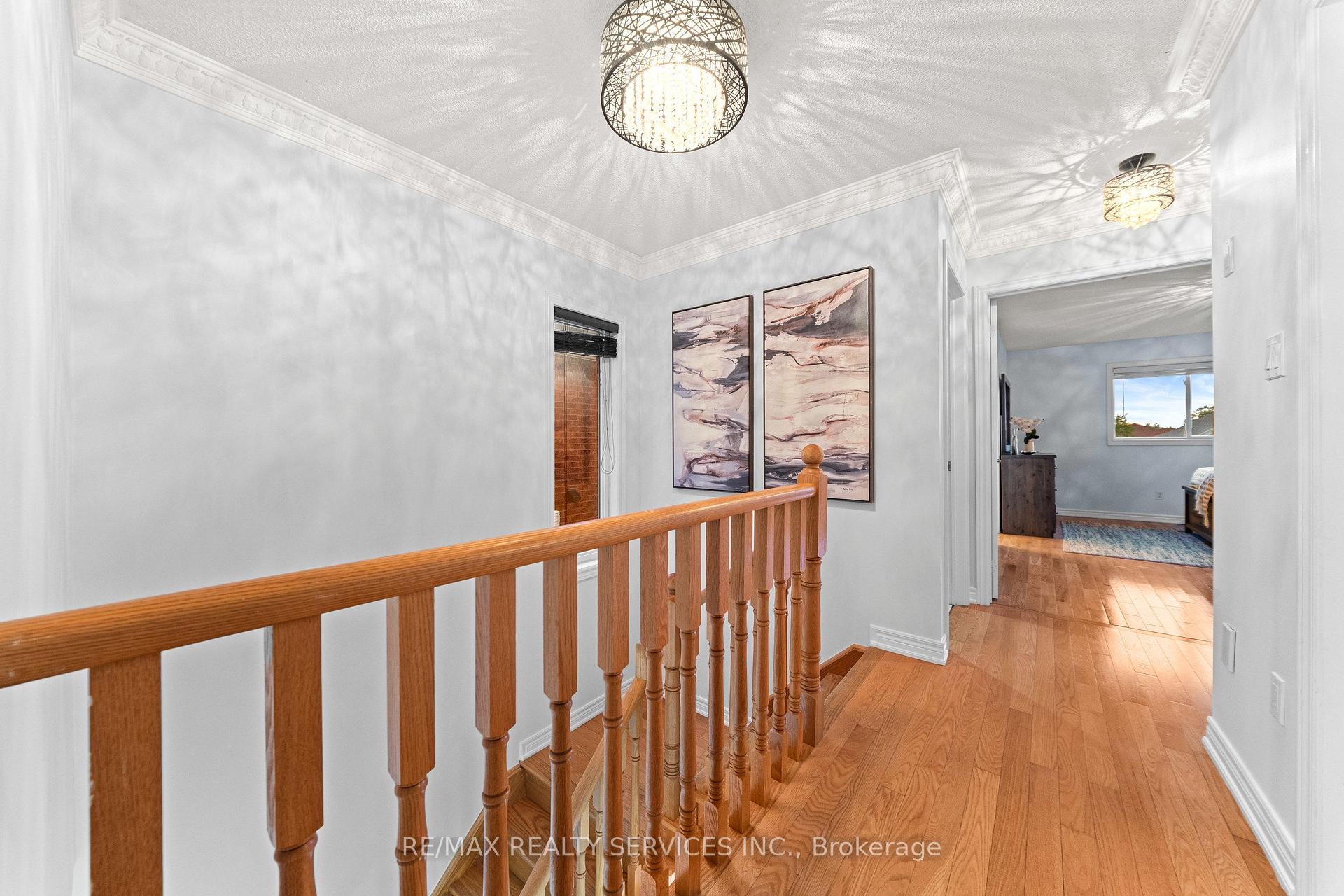 Photo 16 of 24 Wakely Boulevard, Caledon, Bolton West — HOMEH