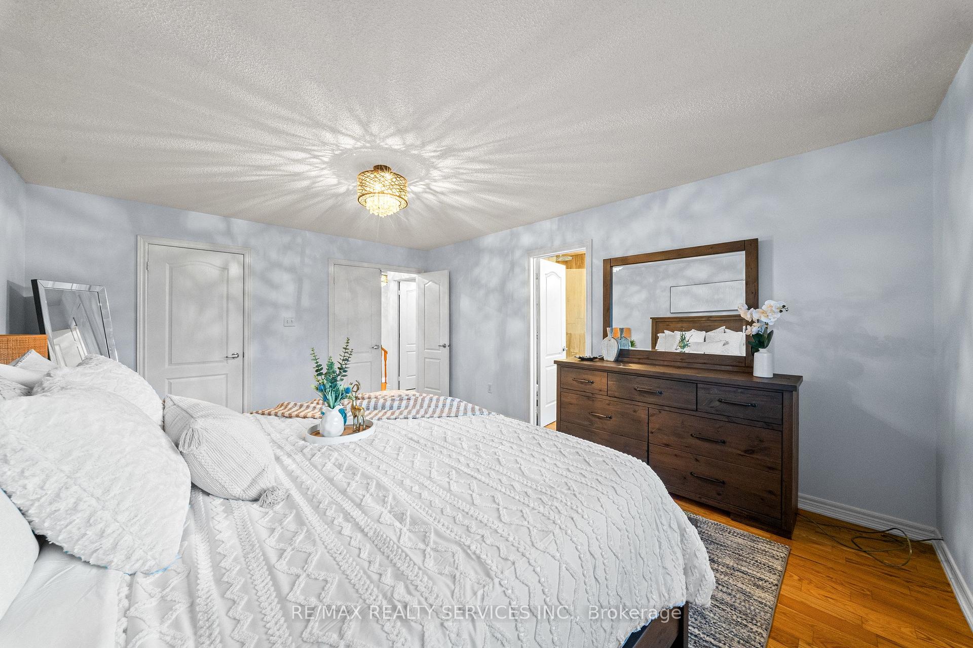 Photo 18 of 24 Wakely Boulevard, Caledon, Bolton West — HOMEH