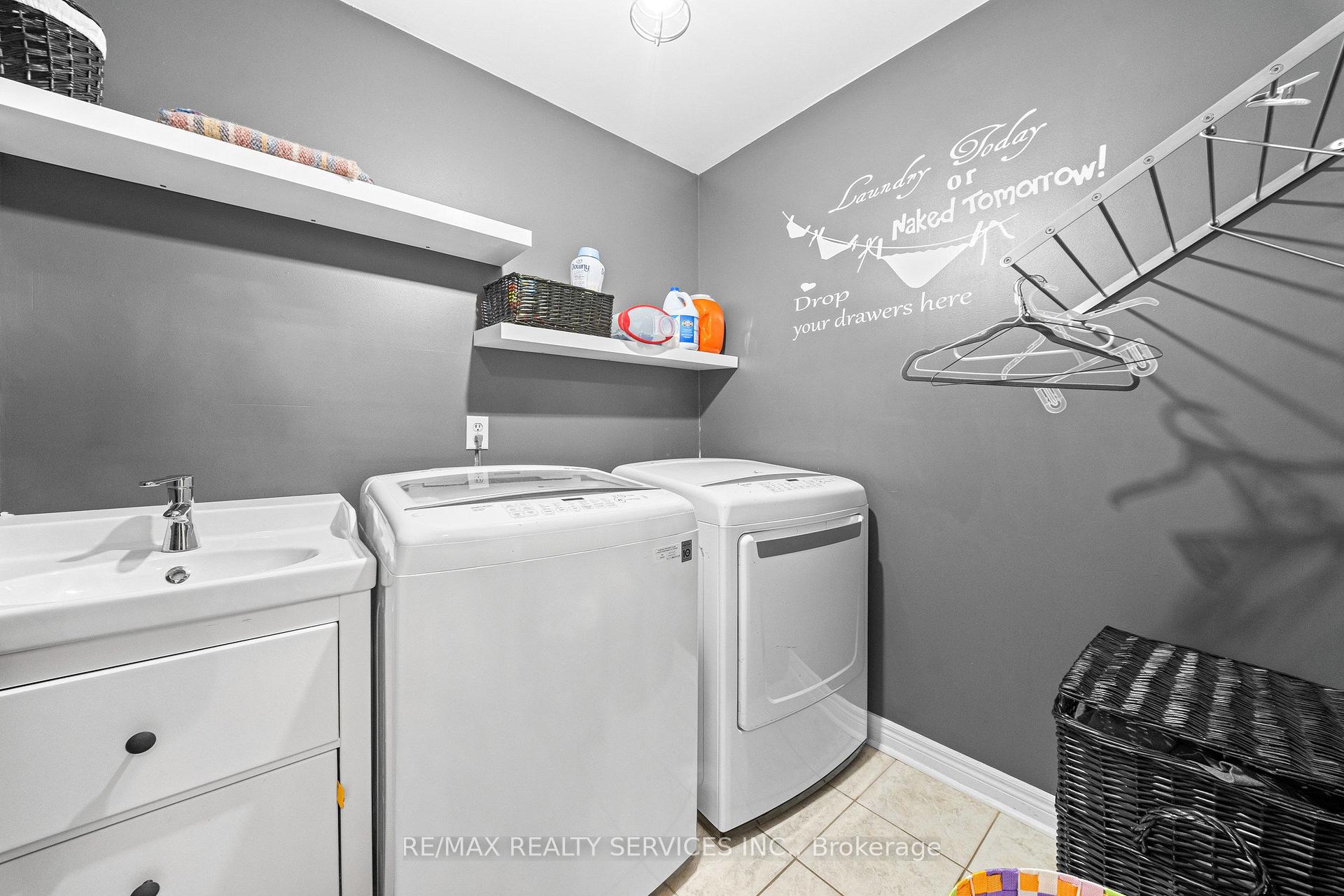 Photo 26 of 24 Wakely Boulevard, Caledon, Bolton West — HOMEH