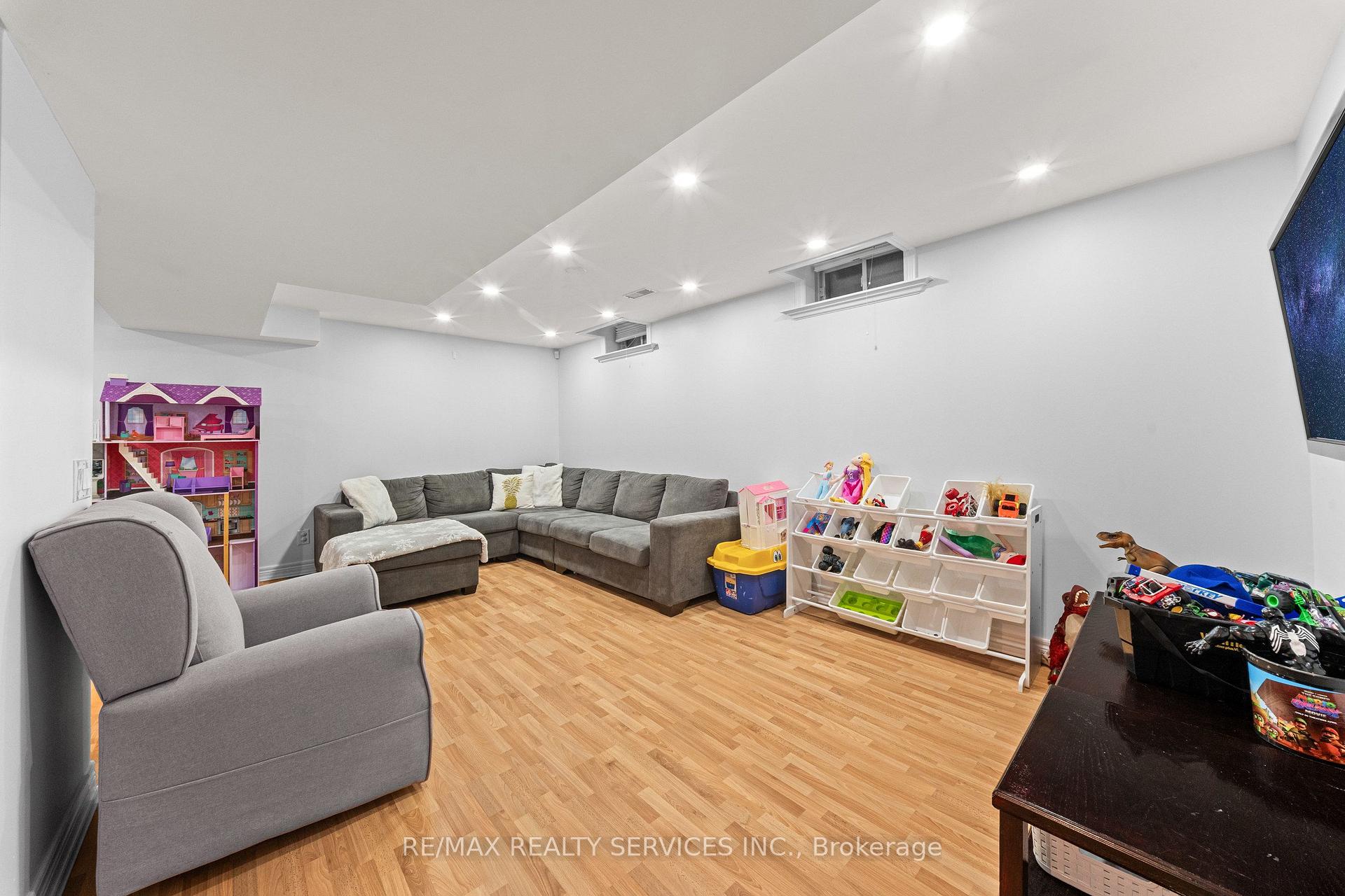 Photo 28 of 24 Wakely Boulevard, Caledon, Bolton West — HOMEH