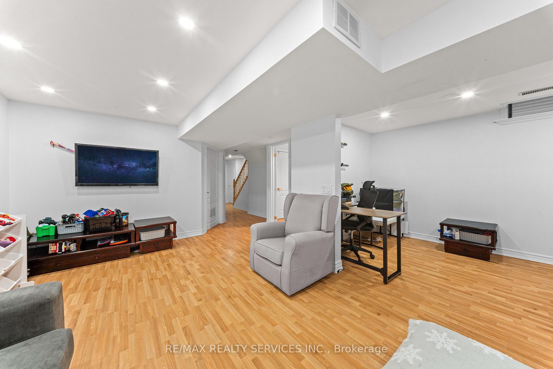 Photo 29 of 24 Wakely Boulevard, Caledon, Bolton West — HOMEH