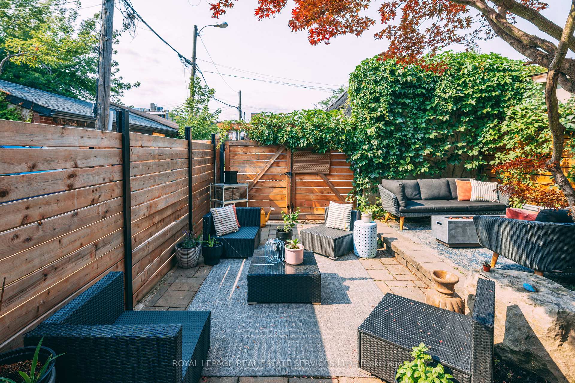 Photo 11 of 8 Henderson Avenue, Toronto, Trinity-Bellwoods — HOMEH