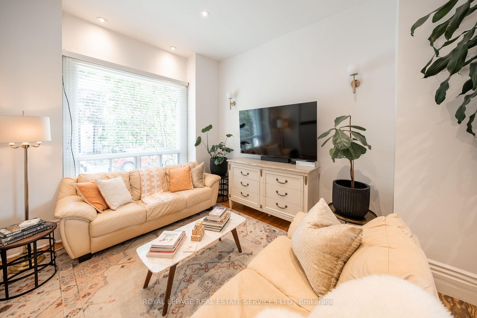 Photo 18 of 8 Henderson Avenue, Toronto, Trinity-Bellwoods — HOMEH