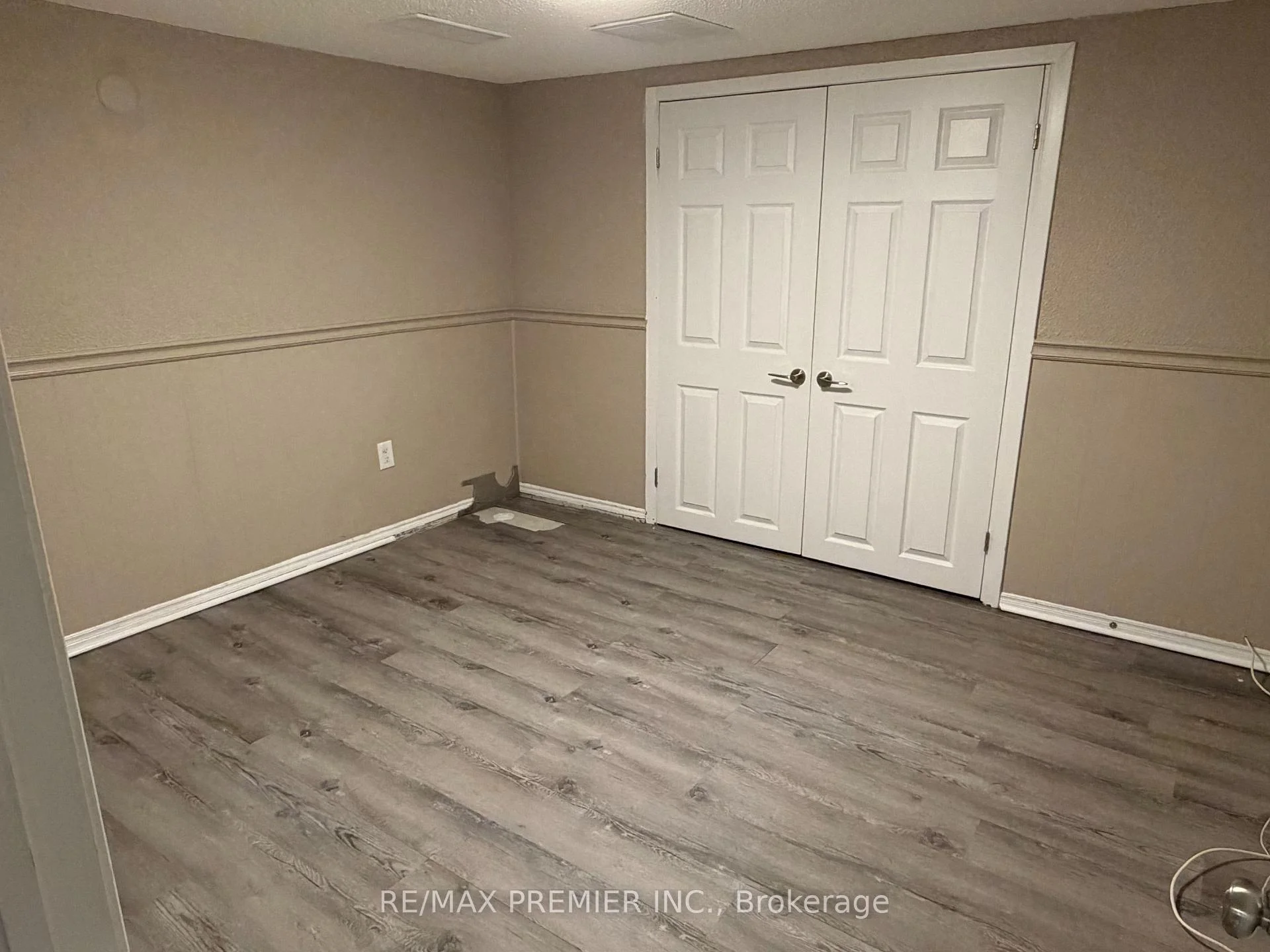 Photo 12 of Unit BSMT, 404 Rustic Road, North York, Maple Leaf — HOMEH
