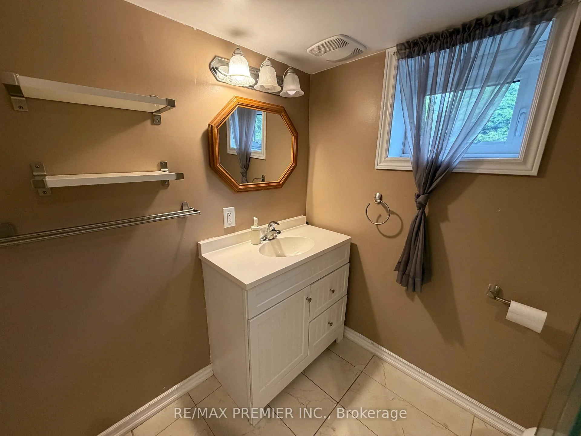 Photo 15 of Unit BSMT, 404 Rustic Road, North York, Maple Leaf — HOMEH