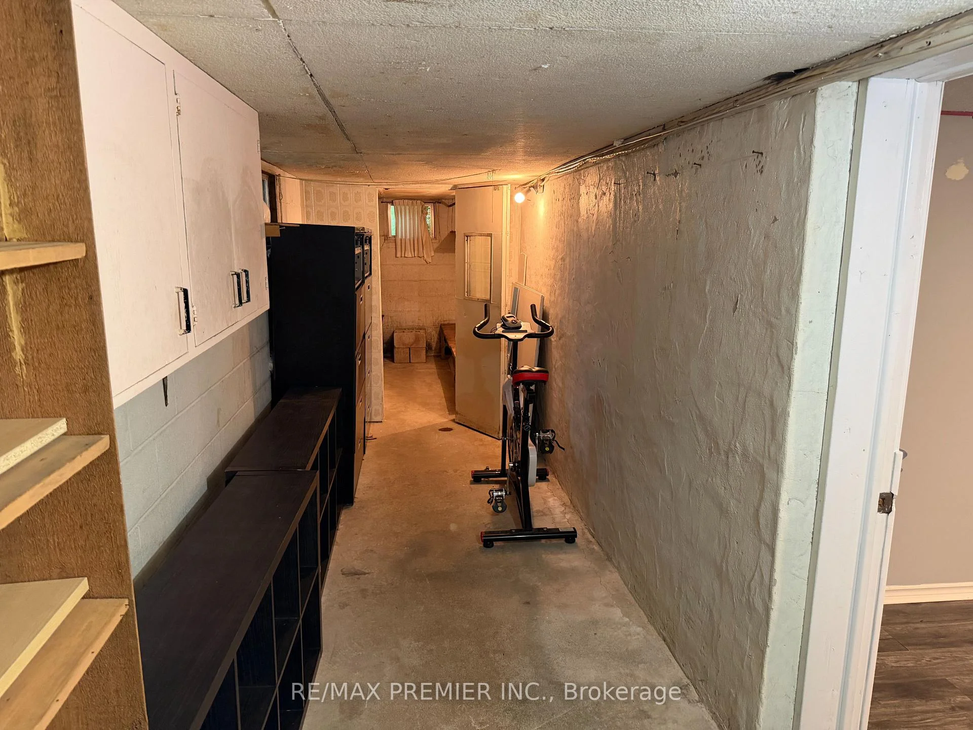 Photo 16 of Unit BSMT, 404 Rustic Road, North York, Maple Leaf — HOMEH