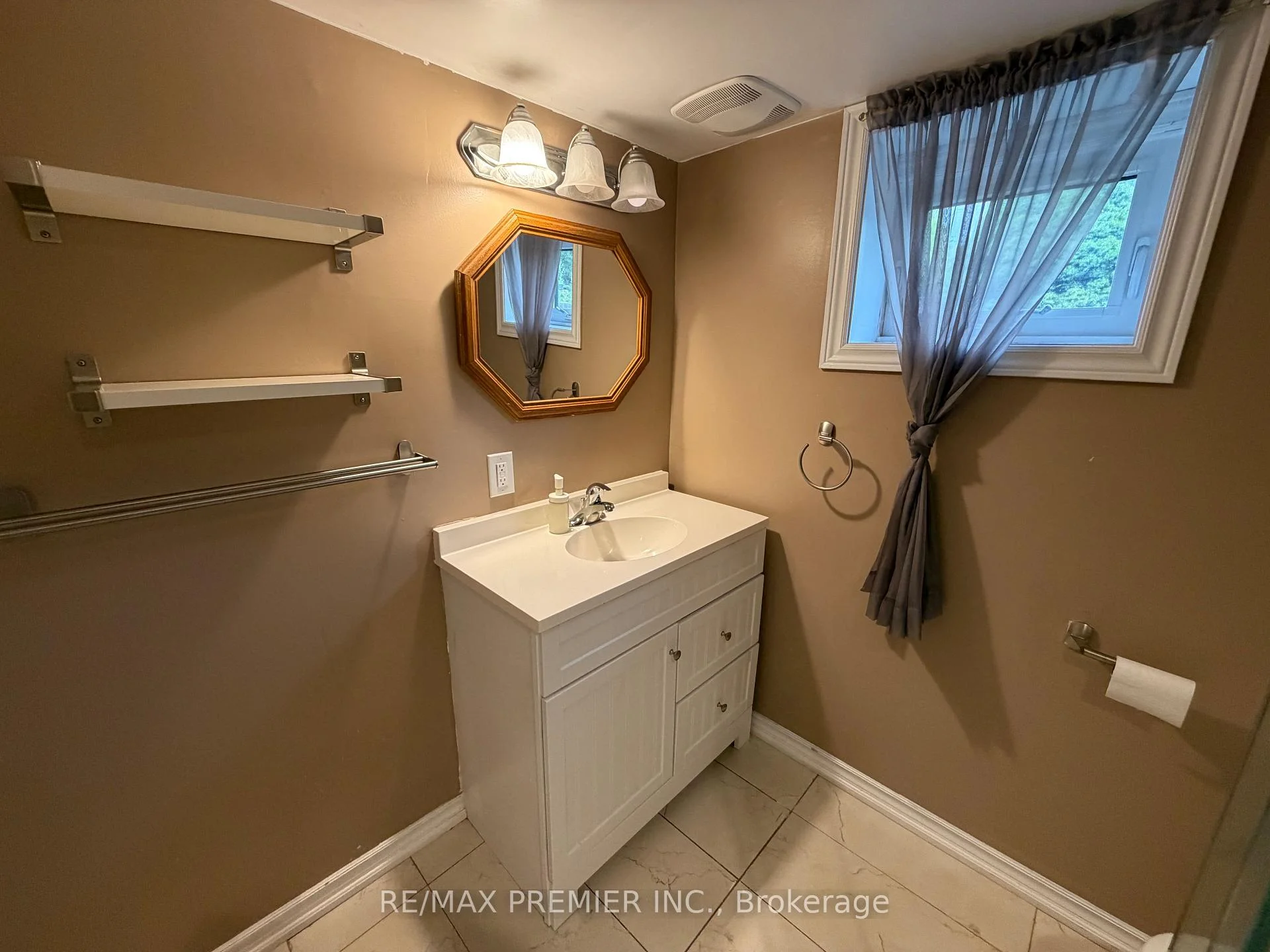 Photo 41 of Unit BSMT, 404 Rustic Road, North York, Maple Leaf — HOMEH