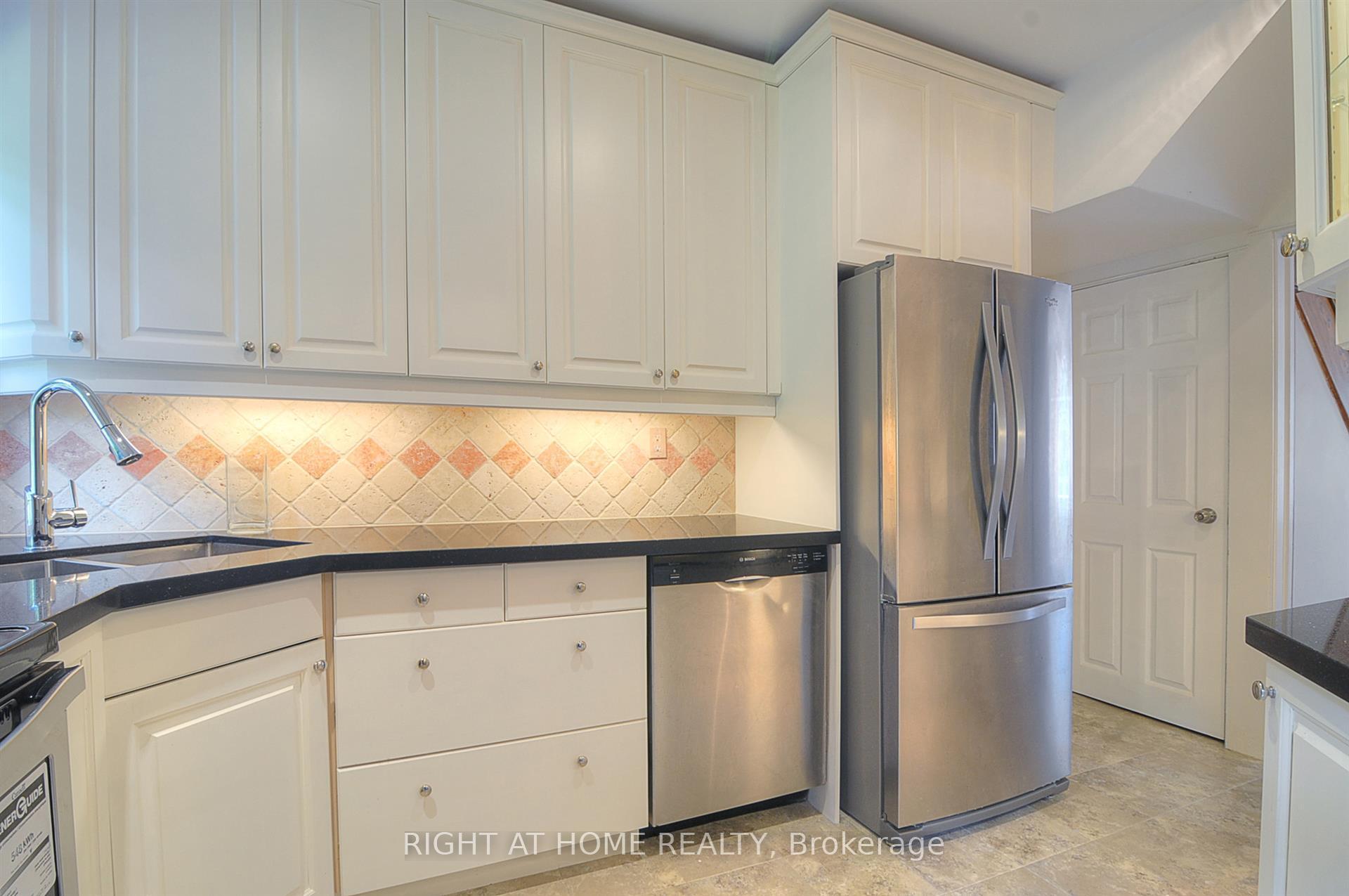 Photo 33 of 174 Hillsdale Avenue E, Toronto, Mount Pleasant West — HOMEH