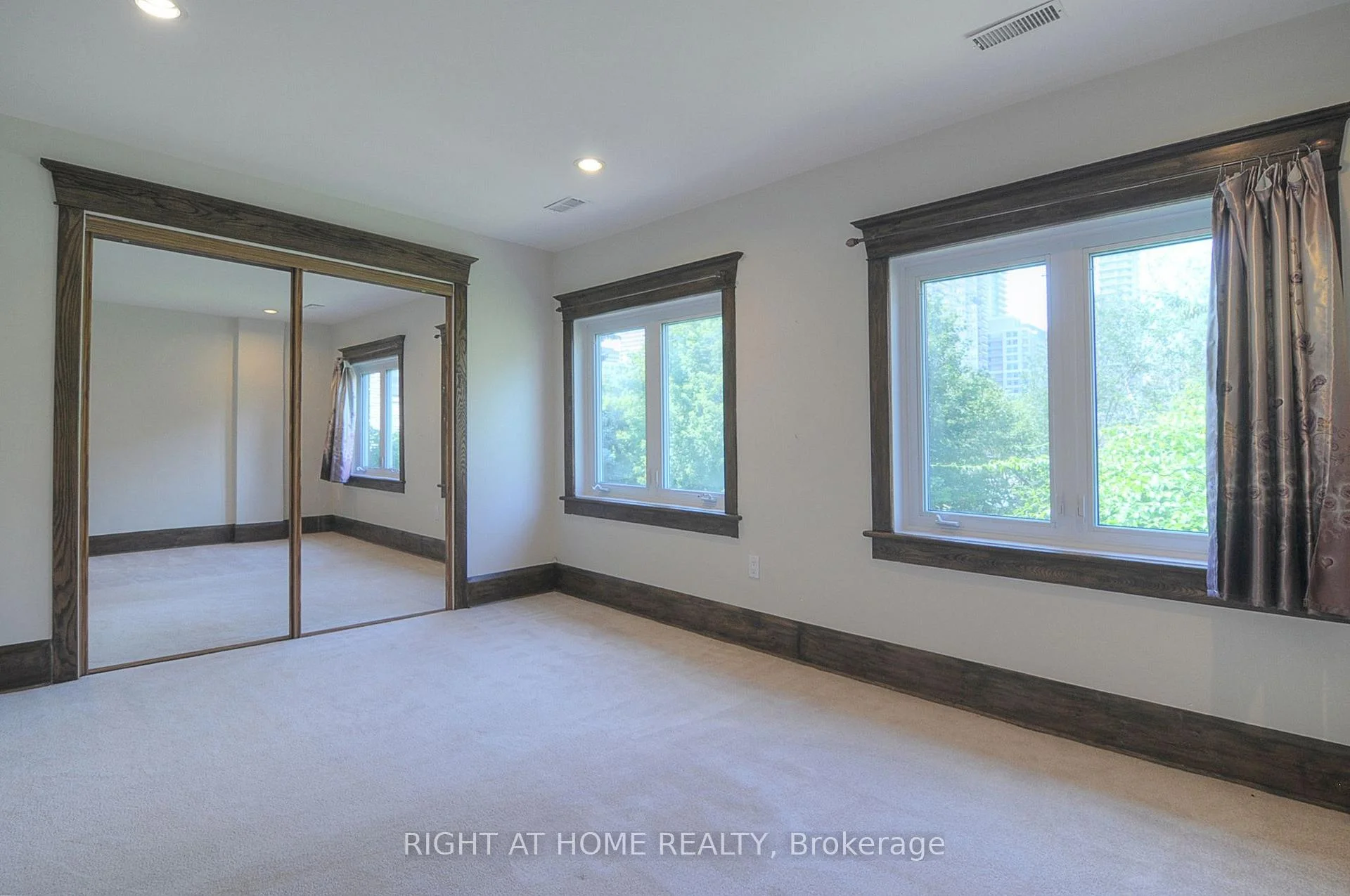 Photo 15 of 174 Hillsdale Avenue E, Toronto, Mount Pleasant West — HOMEH