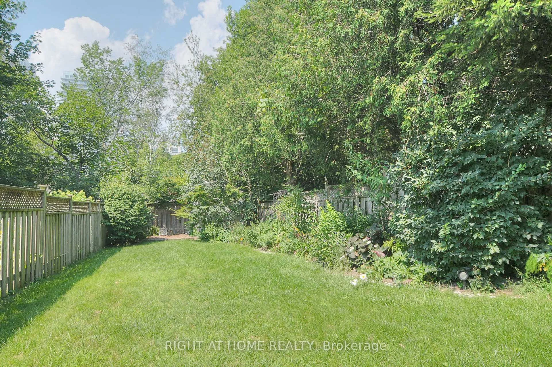 Photo 23 of 174 Hillsdale Avenue E, Toronto, Mount Pleasant West — HOMEH