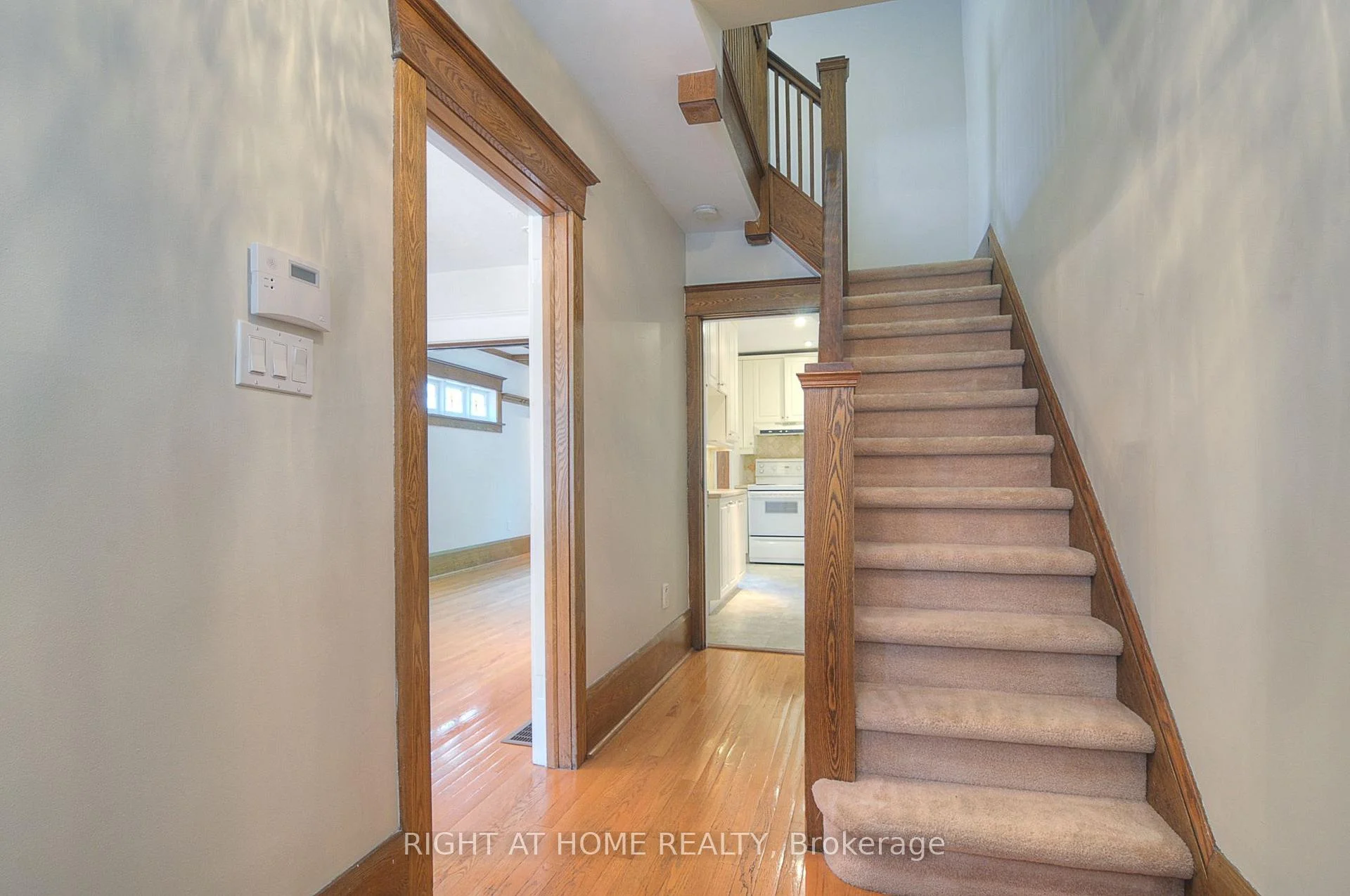 Photo 26 of 174 Hillsdale Avenue E, Toronto, Mount Pleasant West — HOMEH