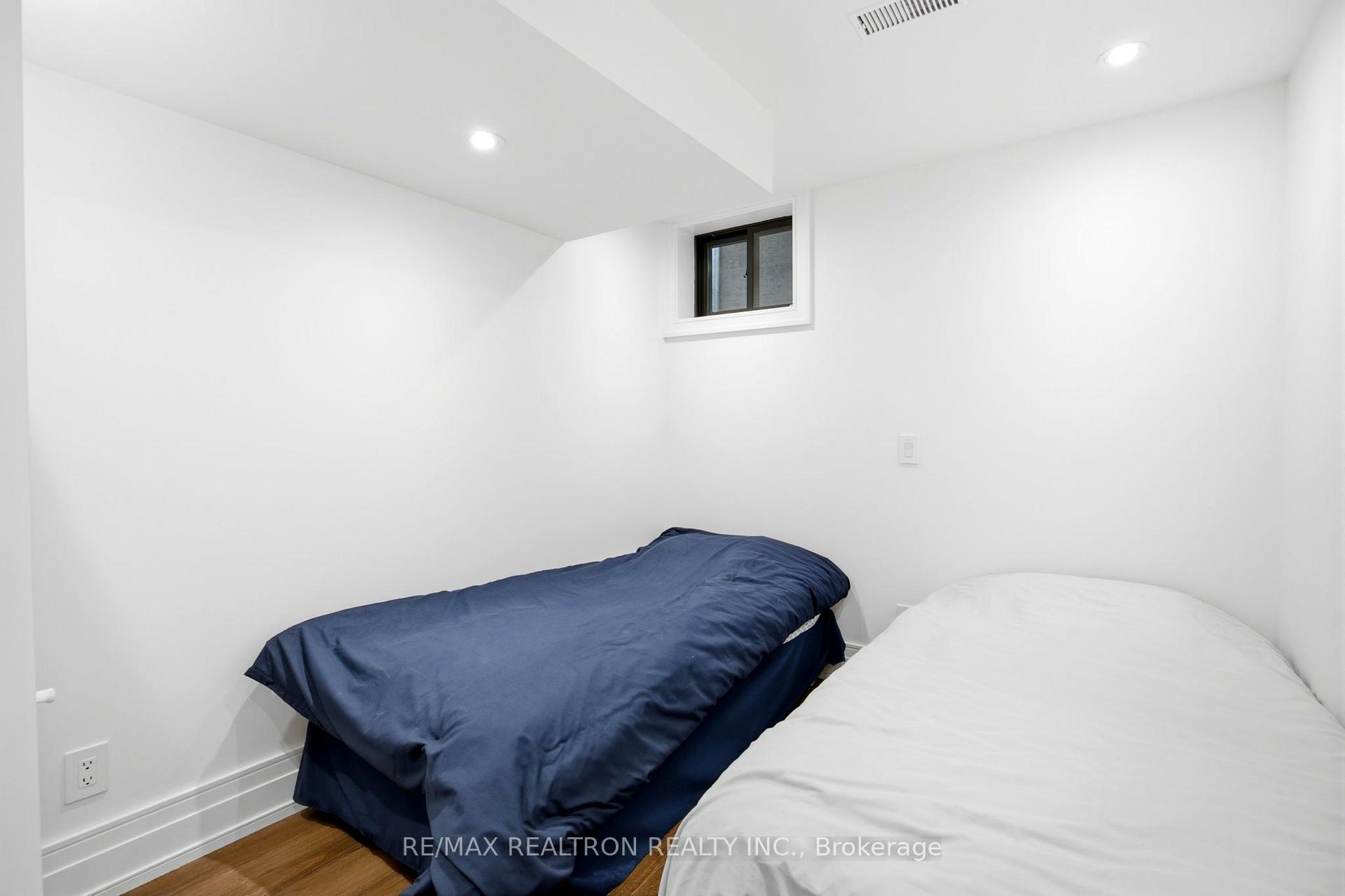 Photo 4 of Unit 2, 220 Hillhurst Boulevard, Toronto, Bedford Park-Nortown — HOMEH