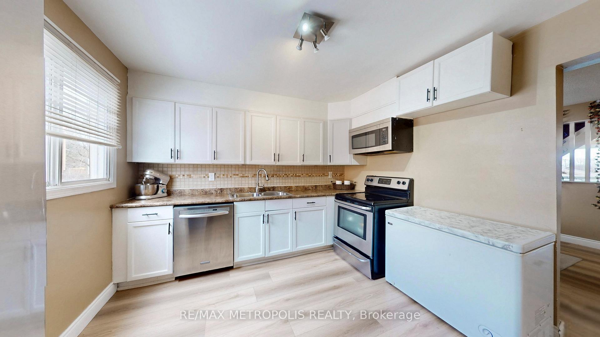 Photo 11 of Unit 19, 601 Galahad Drive, Oshawa, Eastdale — HOMEH