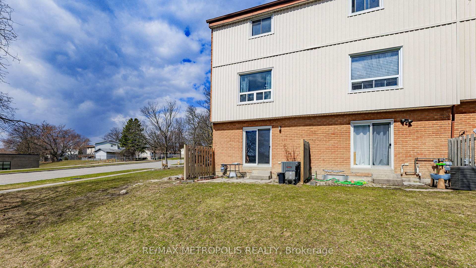 Photo 43 of Unit 19, 601 Galahad Drive, Oshawa, Eastdale — HOMEH
