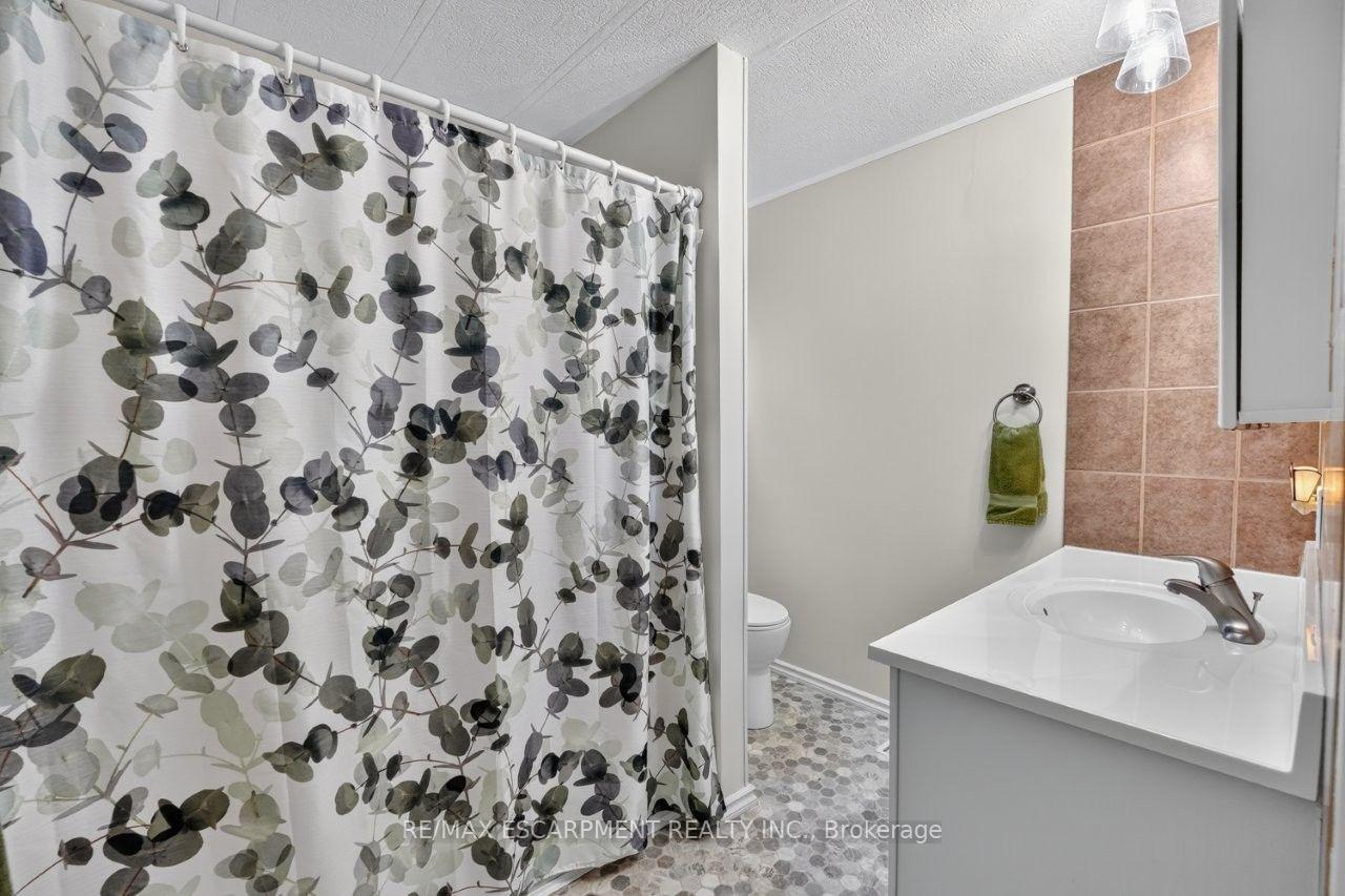 Photo 16 of 4586 Mary Lane, Lincoln, Beamsville — HOMEH