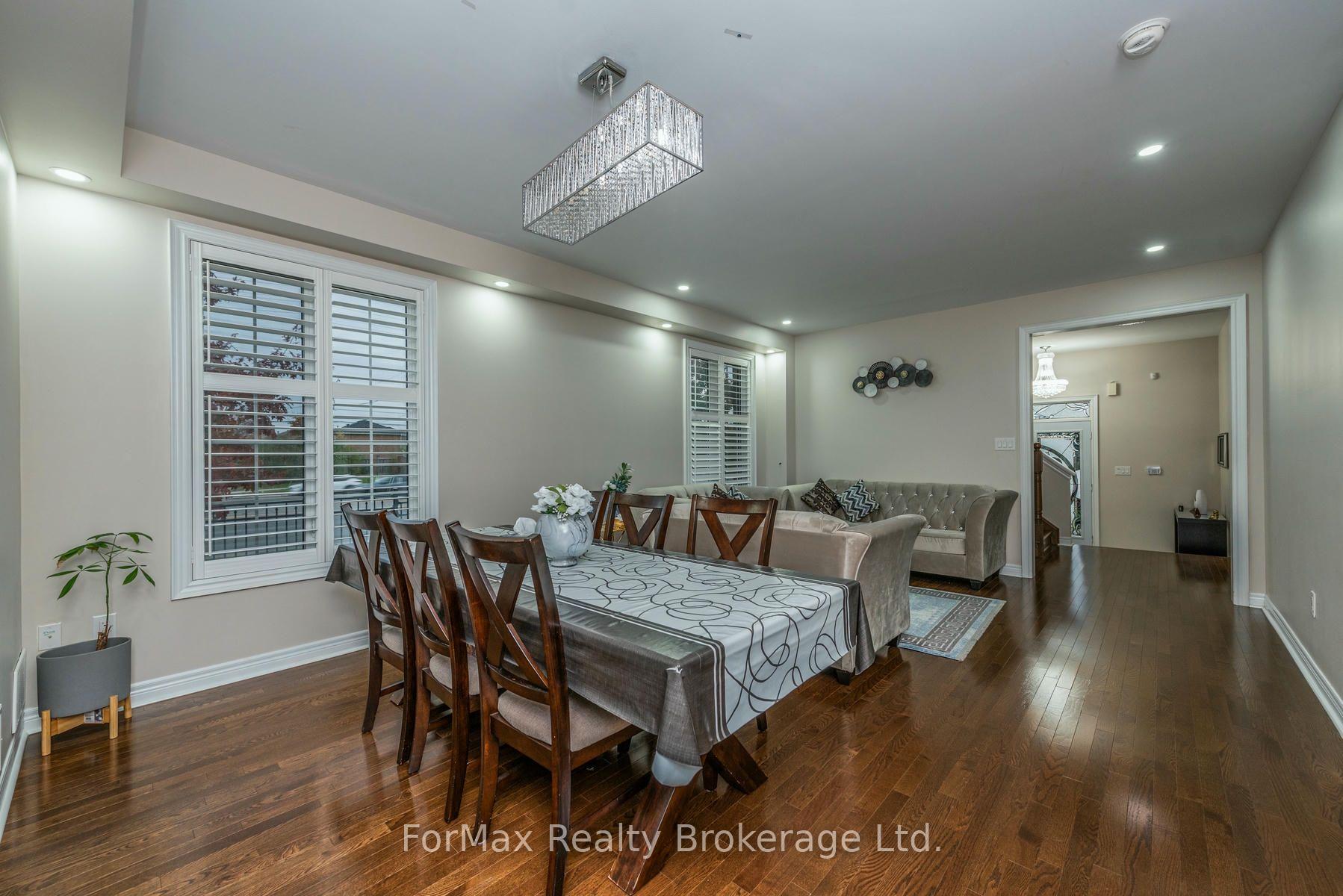Photo 8 of 70 Zanetta Crescent, Brampton, Credit Valley — HOMEH