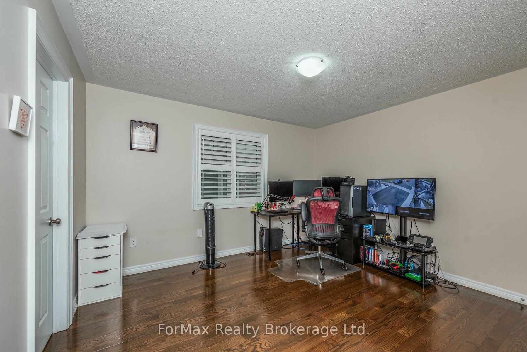 Photo 25 of 70 Zanetta Crescent, Brampton, Credit Valley — HOMEH