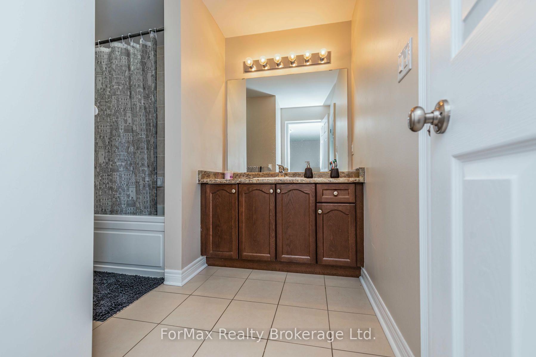 Photo 31 of 70 Zanetta Crescent, Brampton, Credit Valley — HOMEH