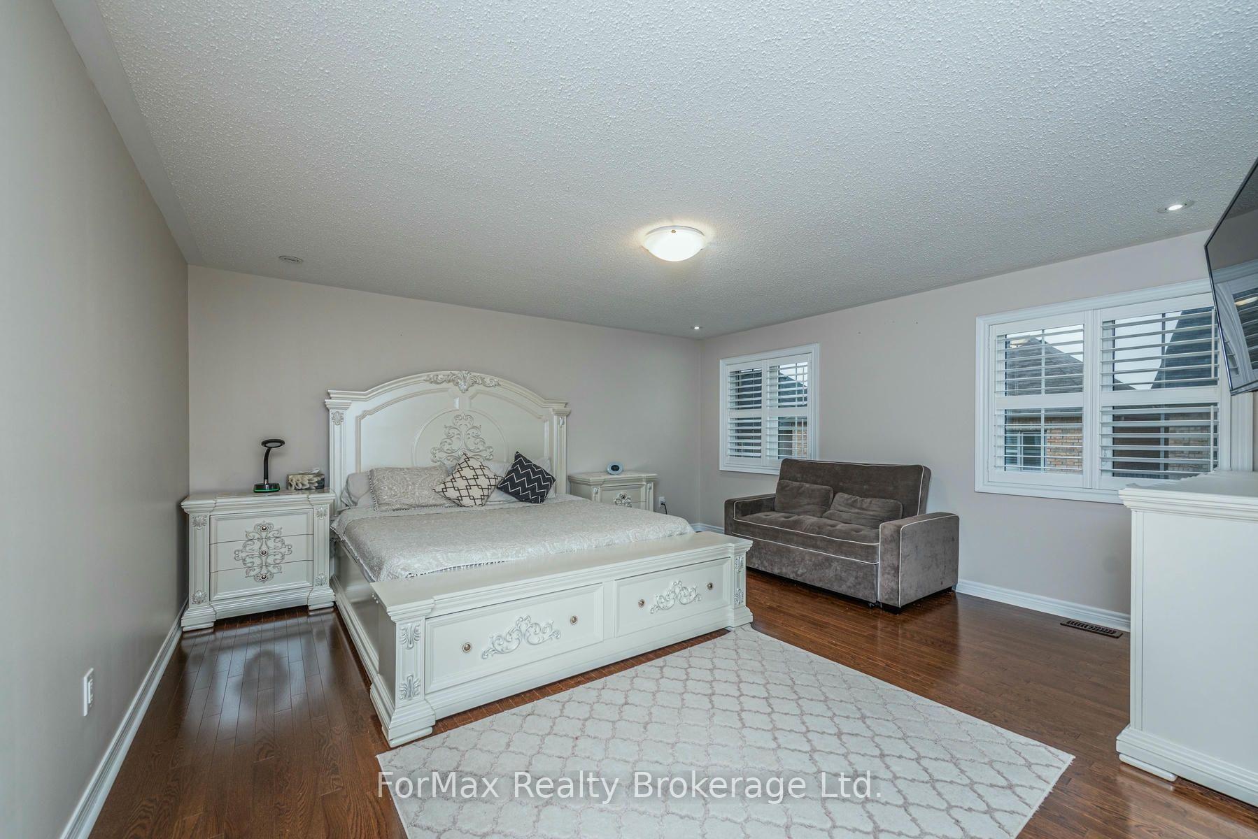 Photo 34 of 70 Zanetta Crescent, Brampton, Credit Valley — HOMEH