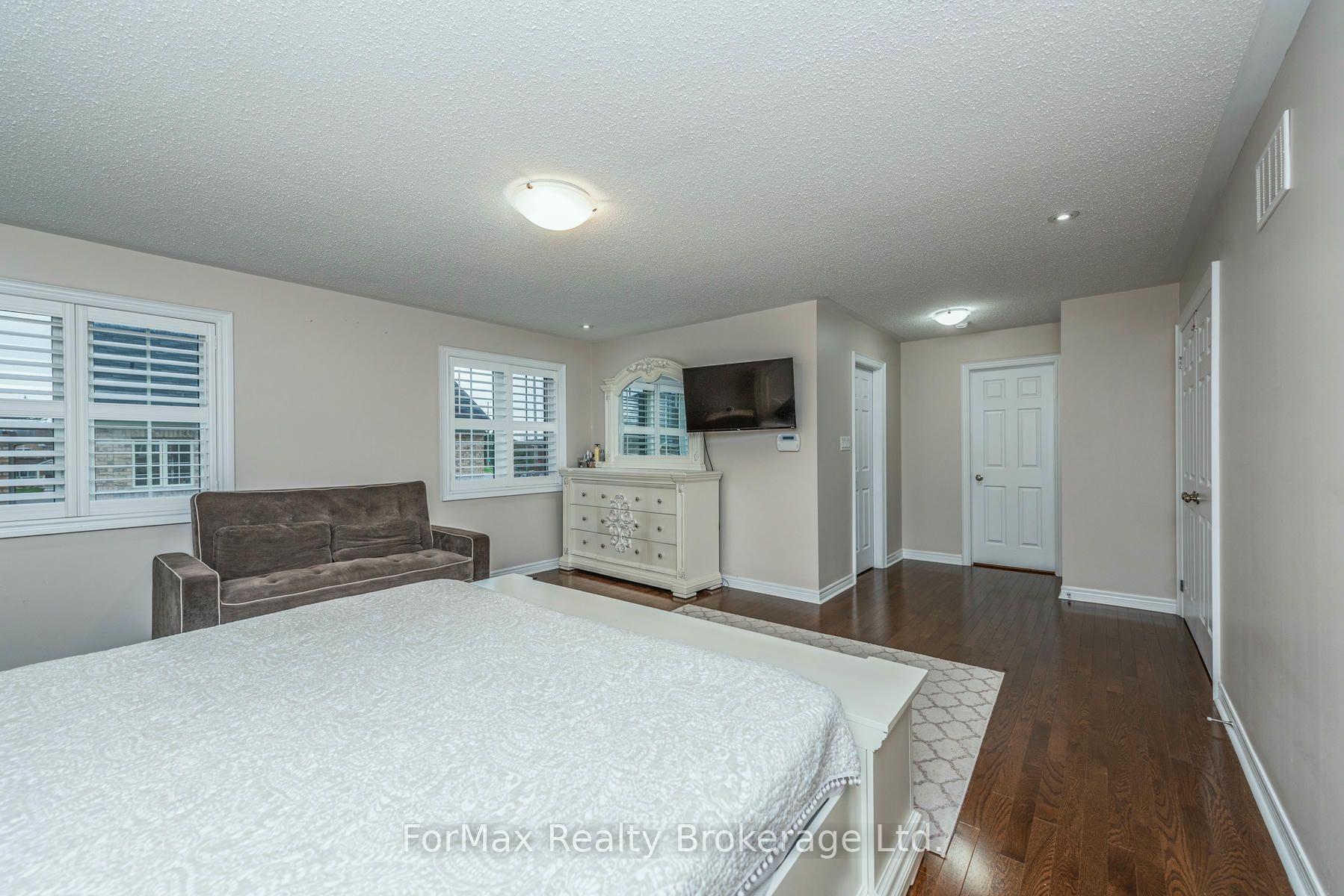 Photo 36 of 70 Zanetta Crescent, Brampton, Credit Valley — HOMEH