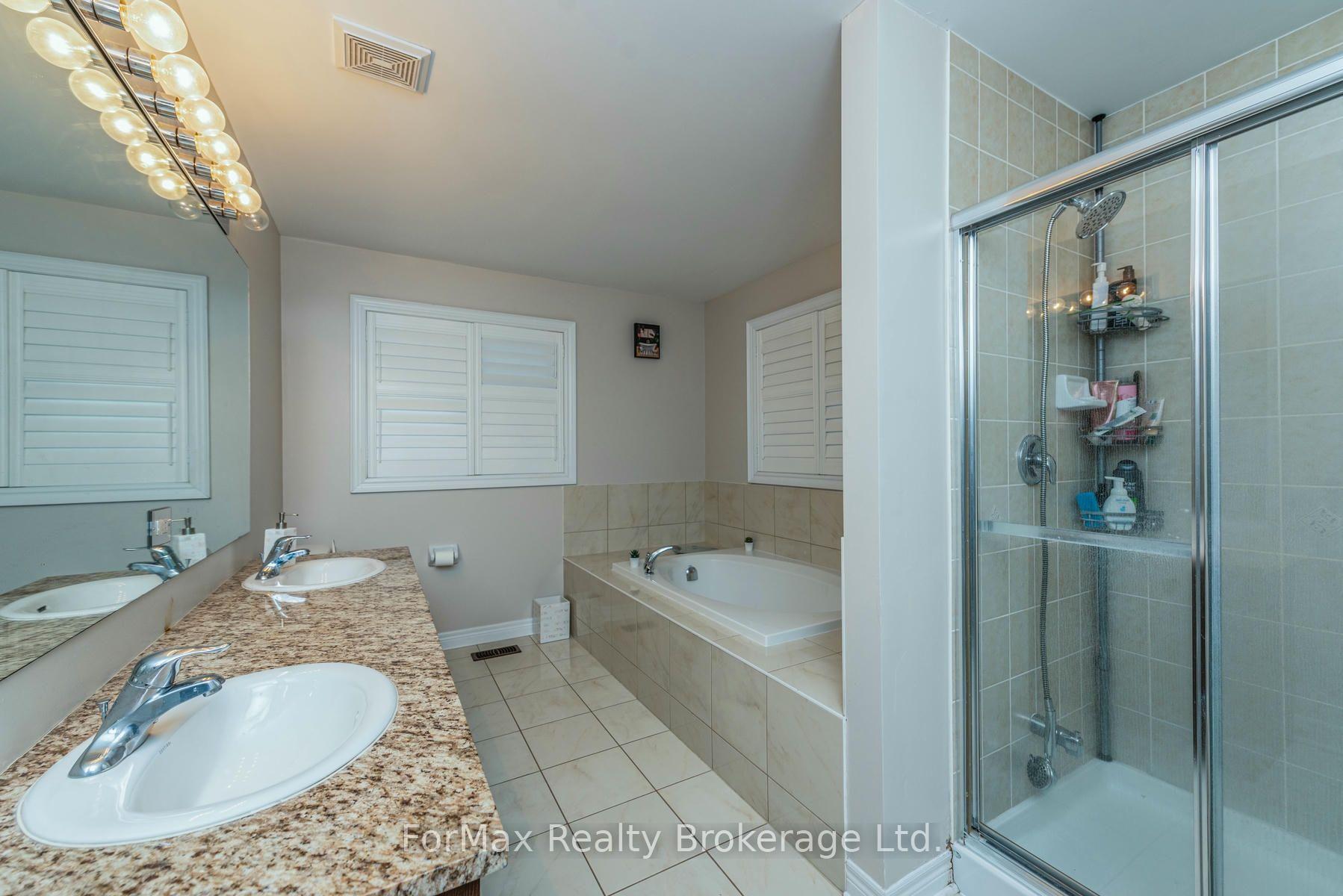 Photo 37 of 70 Zanetta Crescent, Brampton, Credit Valley — HOMEH
