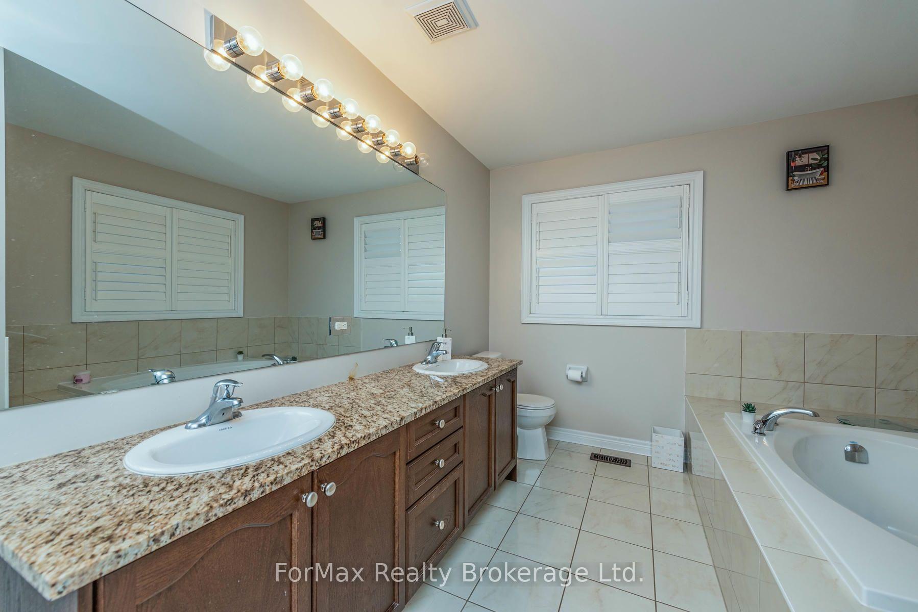 Photo 38 of 70 Zanetta Crescent, Brampton, Credit Valley — HOMEH