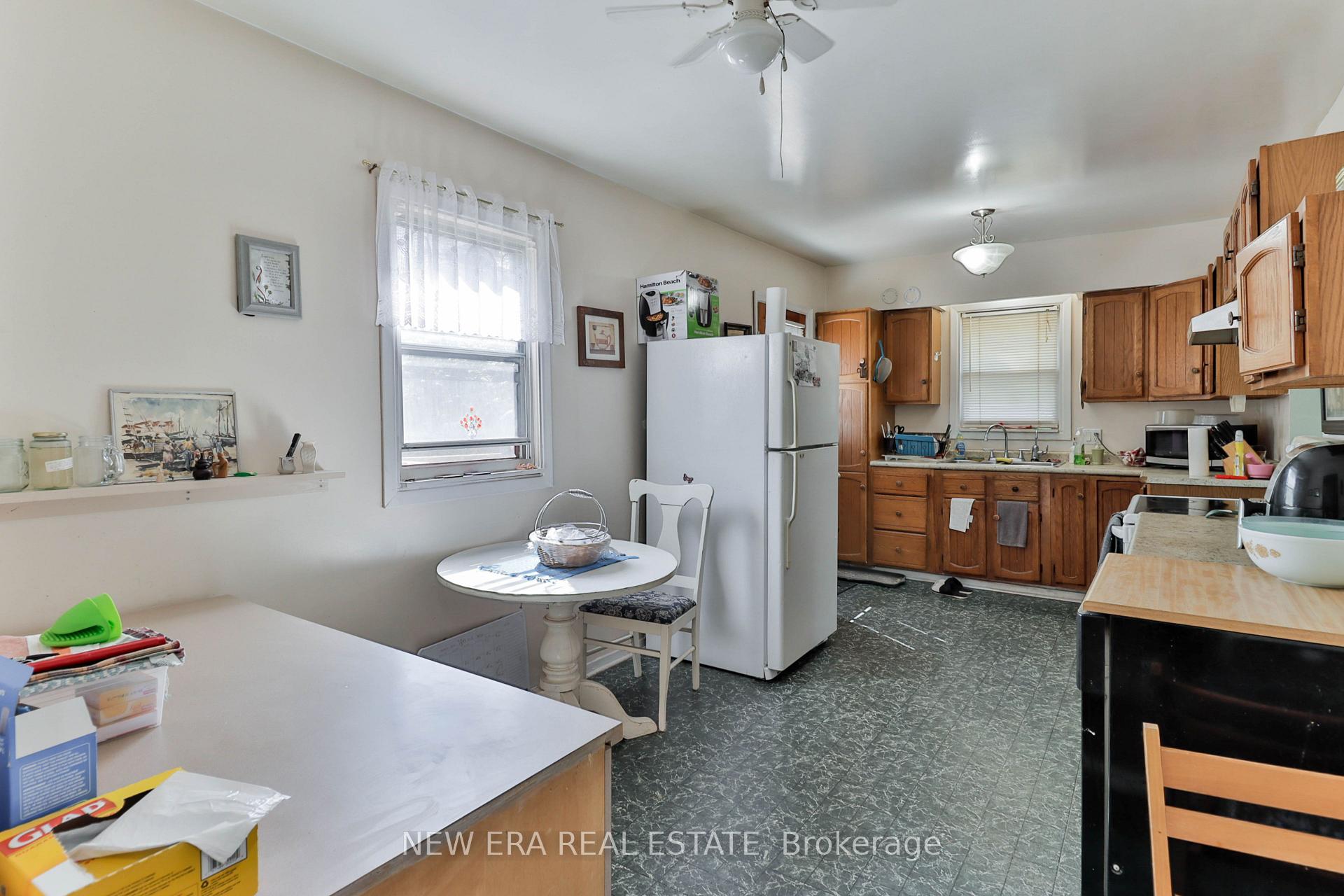 Photo 32 of 37 Glenthorne Drive, Scarborough, Highland Creek — HOMEH