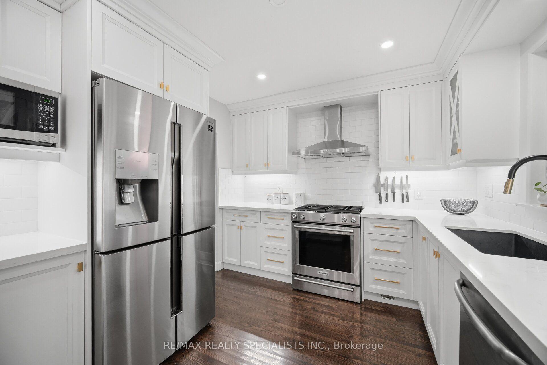 Photo 5 of 89 Alhart Drive, Etobicoke, Thistletown-Beaumonde Heights — HOMEH