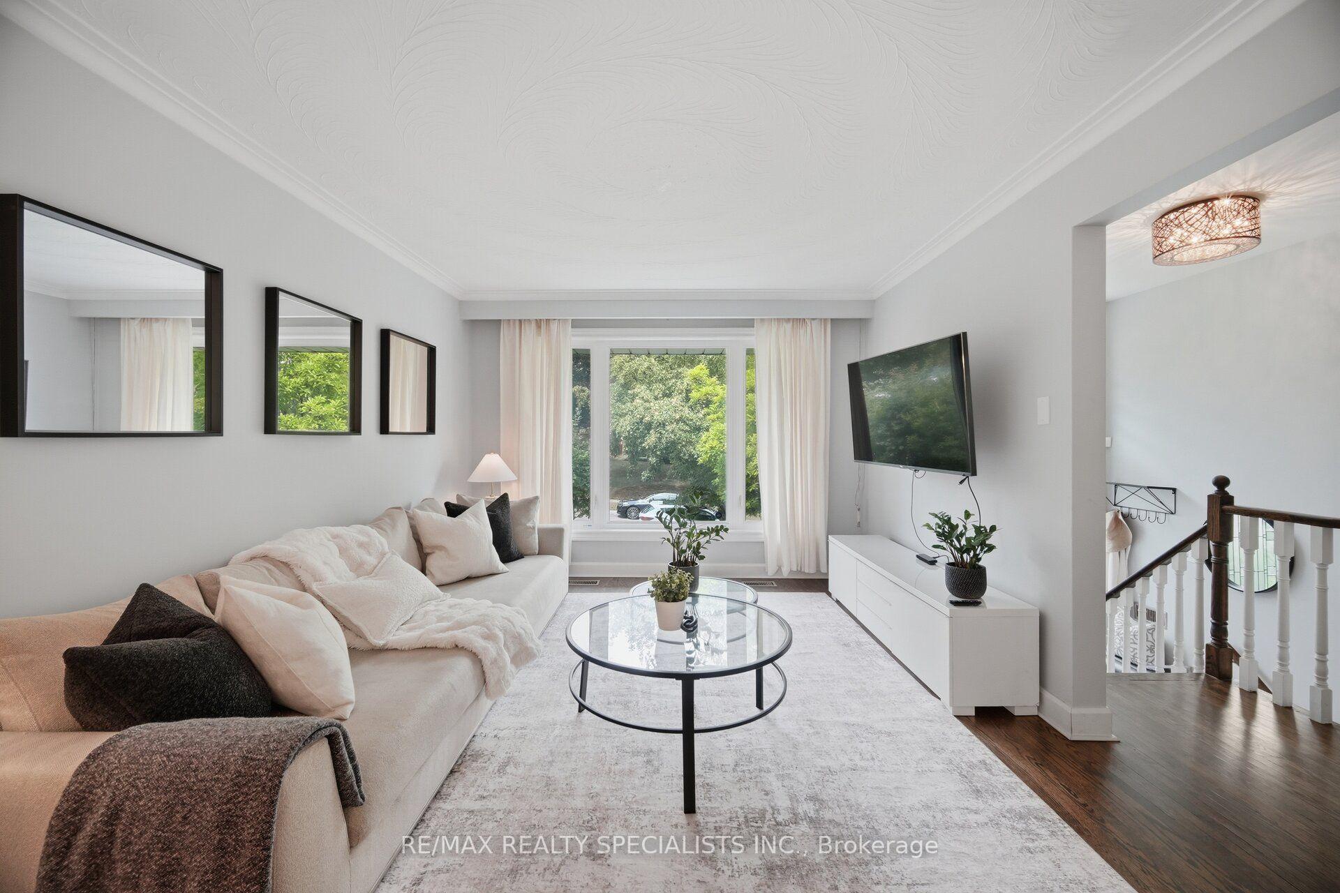 Photo 8 of 89 Alhart Drive, Etobicoke, Thistletown-Beaumonde Heights — HOMEH