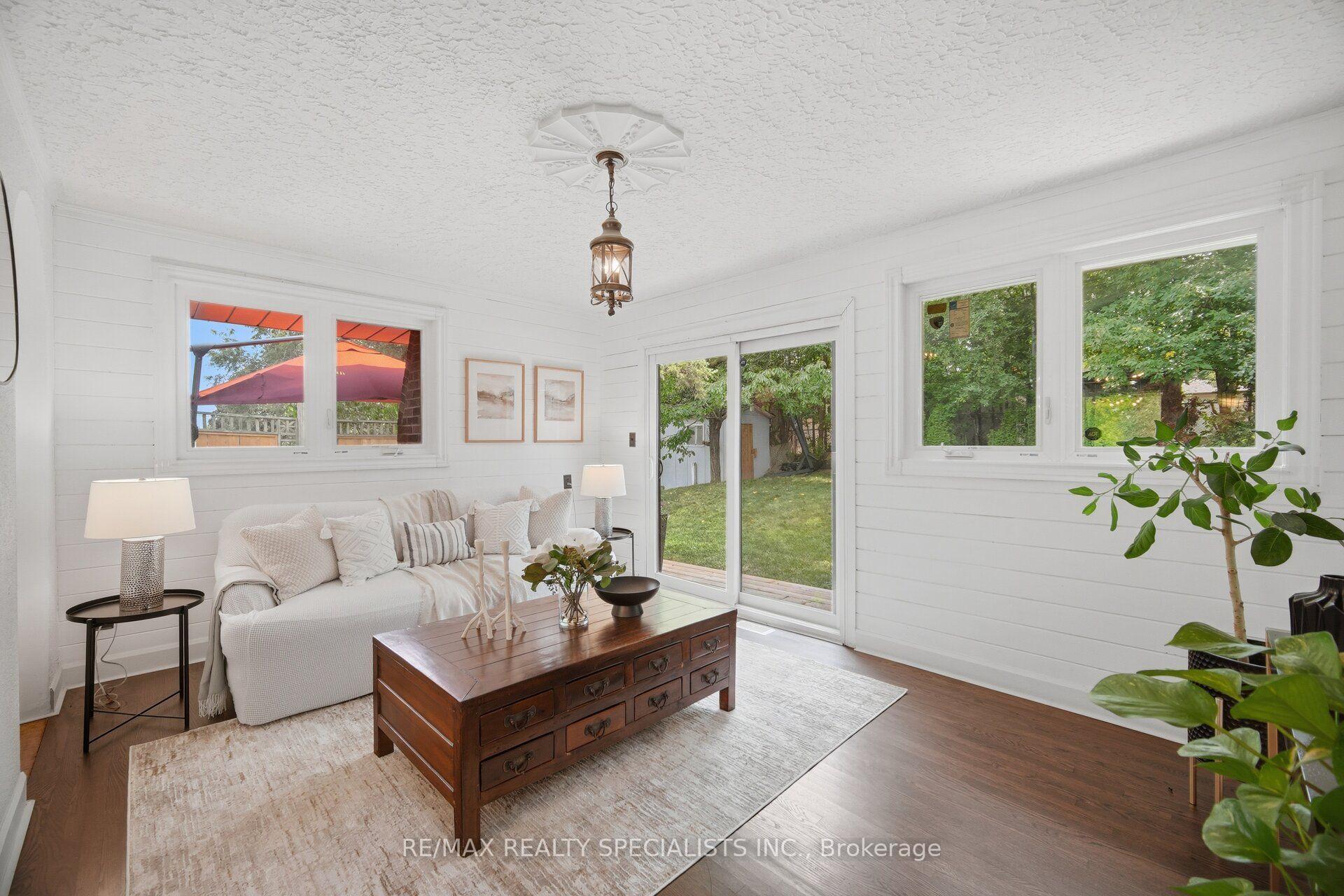 Photo 9 of 89 Alhart Drive, Etobicoke, Thistletown-Beaumonde Heights — HOMEH