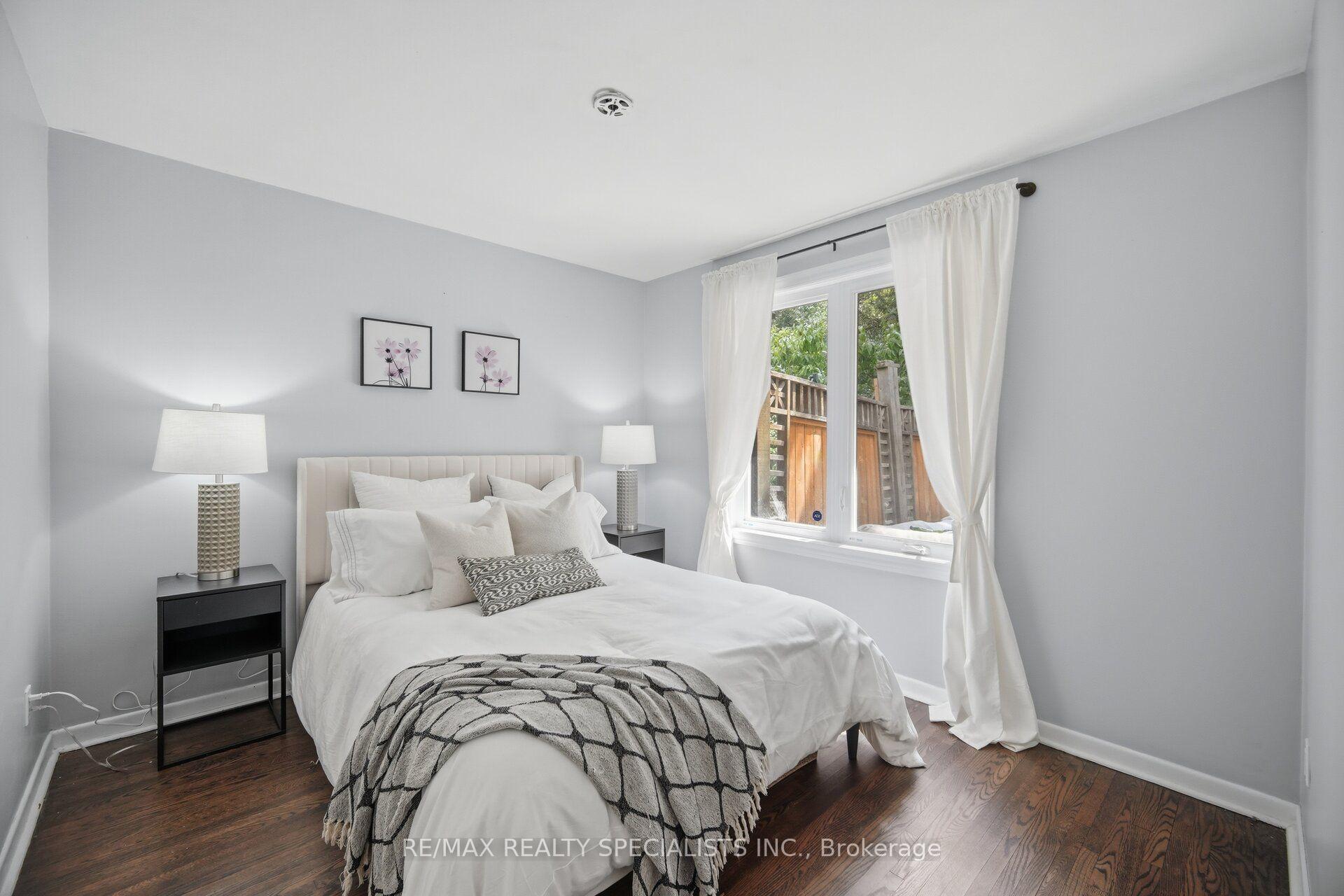 Photo 13 of 89 Alhart Drive, Etobicoke, Thistletown-Beaumonde Heights — HOMEH