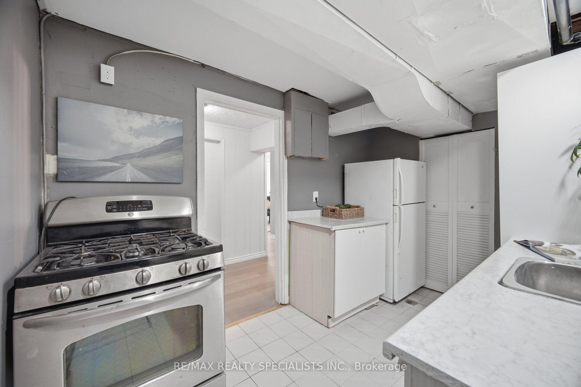 Photo 18 of 89 Alhart Drive, Etobicoke, Thistletown-Beaumonde Heights — HOMEH
