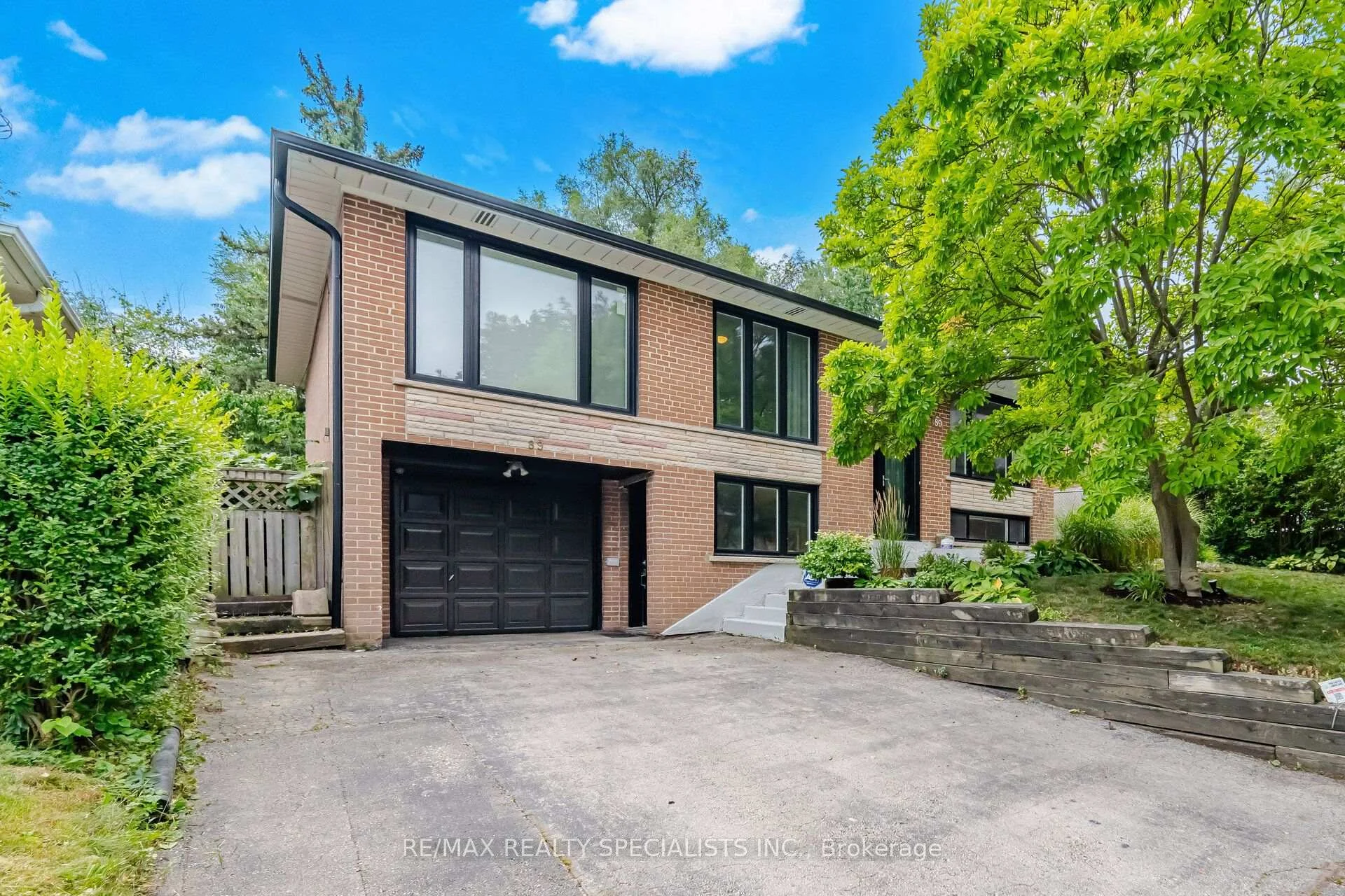Photo 3 of 89 Alhart Drive, Etobicoke, Thistletown-Beaumonde Heights — HOMEH