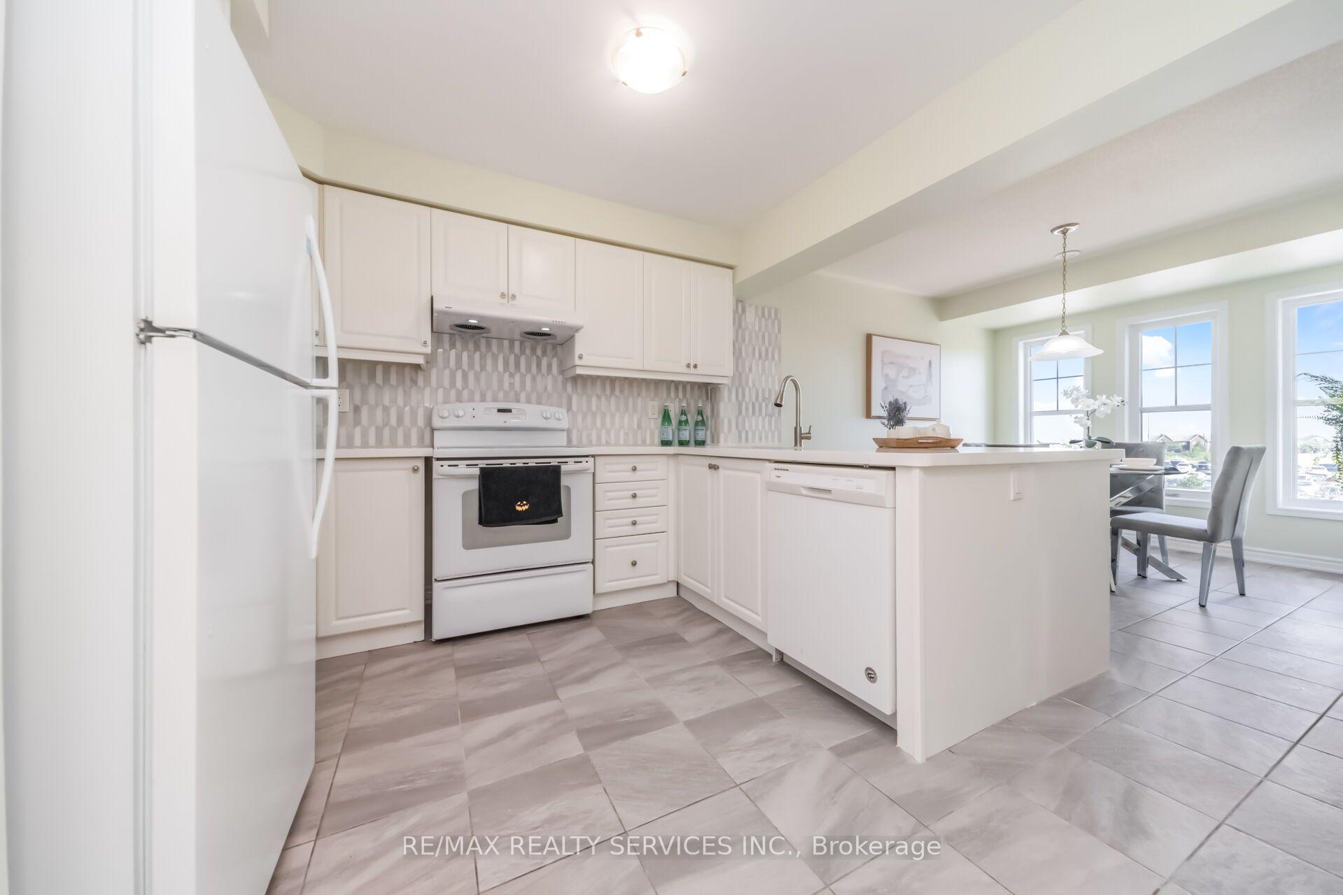 Photo 6 of 39 Baycliffe Crescent, Brampton, Northwest Brampton — HOMEH