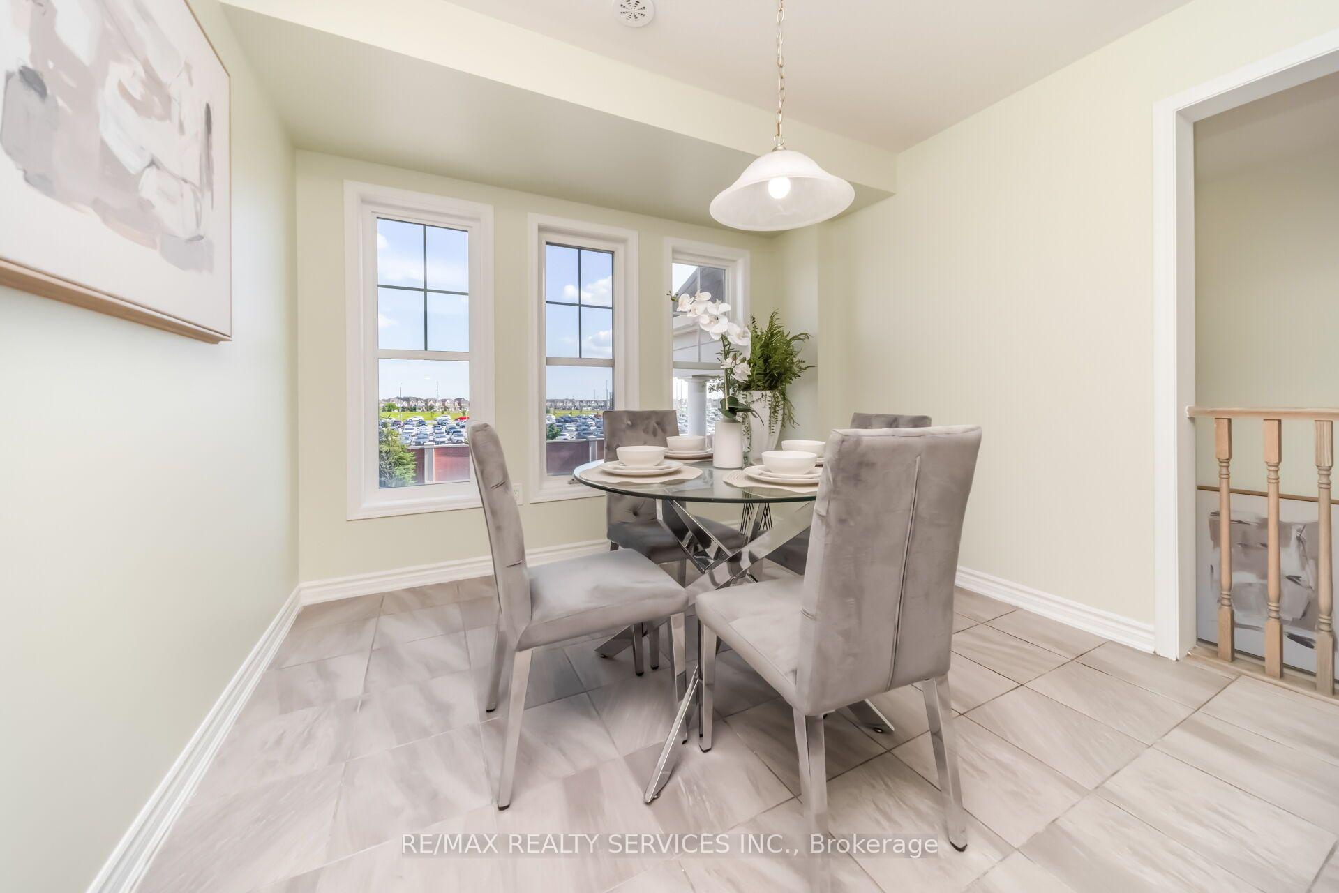 Photo 13 of 39 Baycliffe Crescent, Brampton, Northwest Brampton — HOMEH
