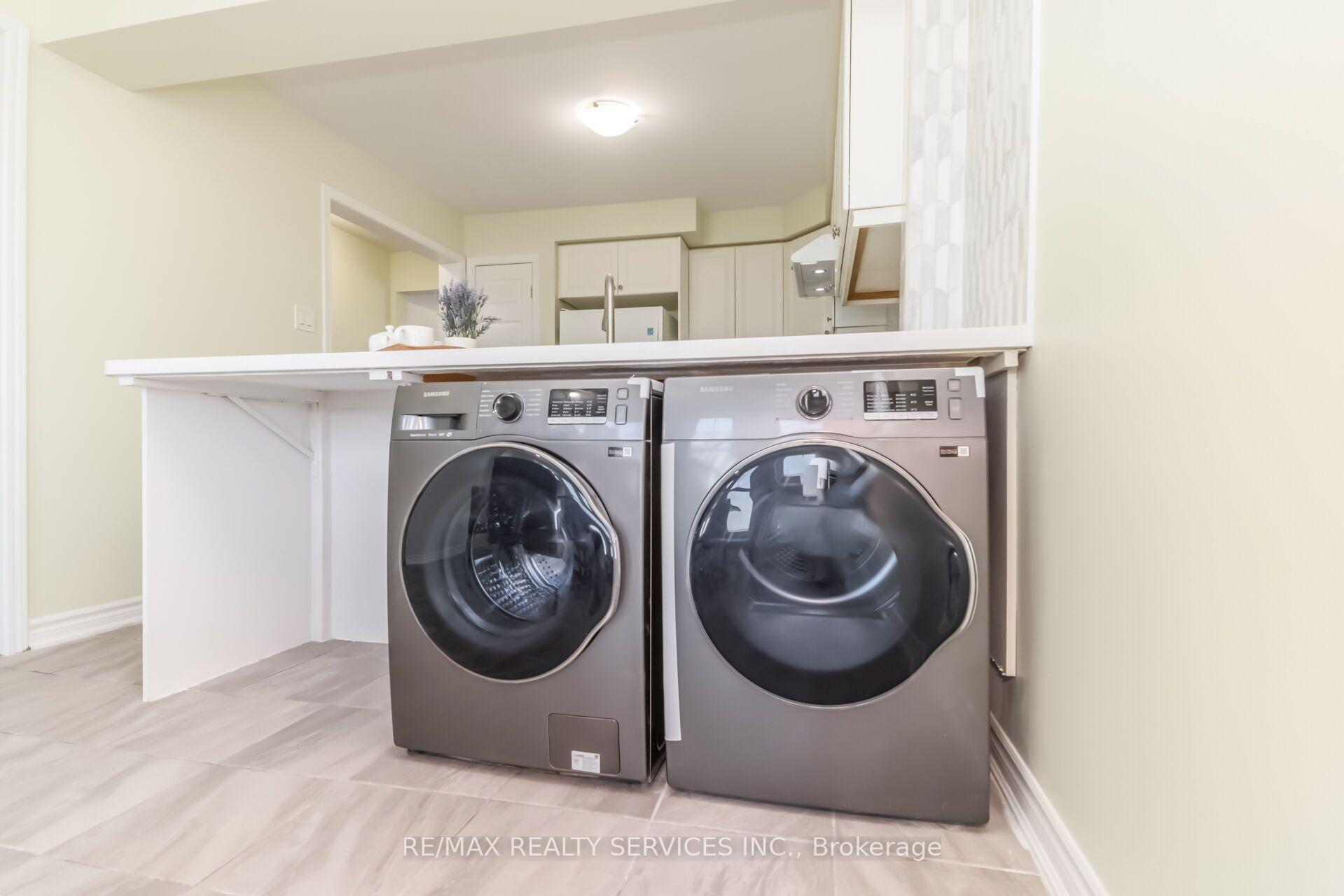 Photo 16 of 39 Baycliffe Crescent, Brampton, Northwest Brampton — HOMEH