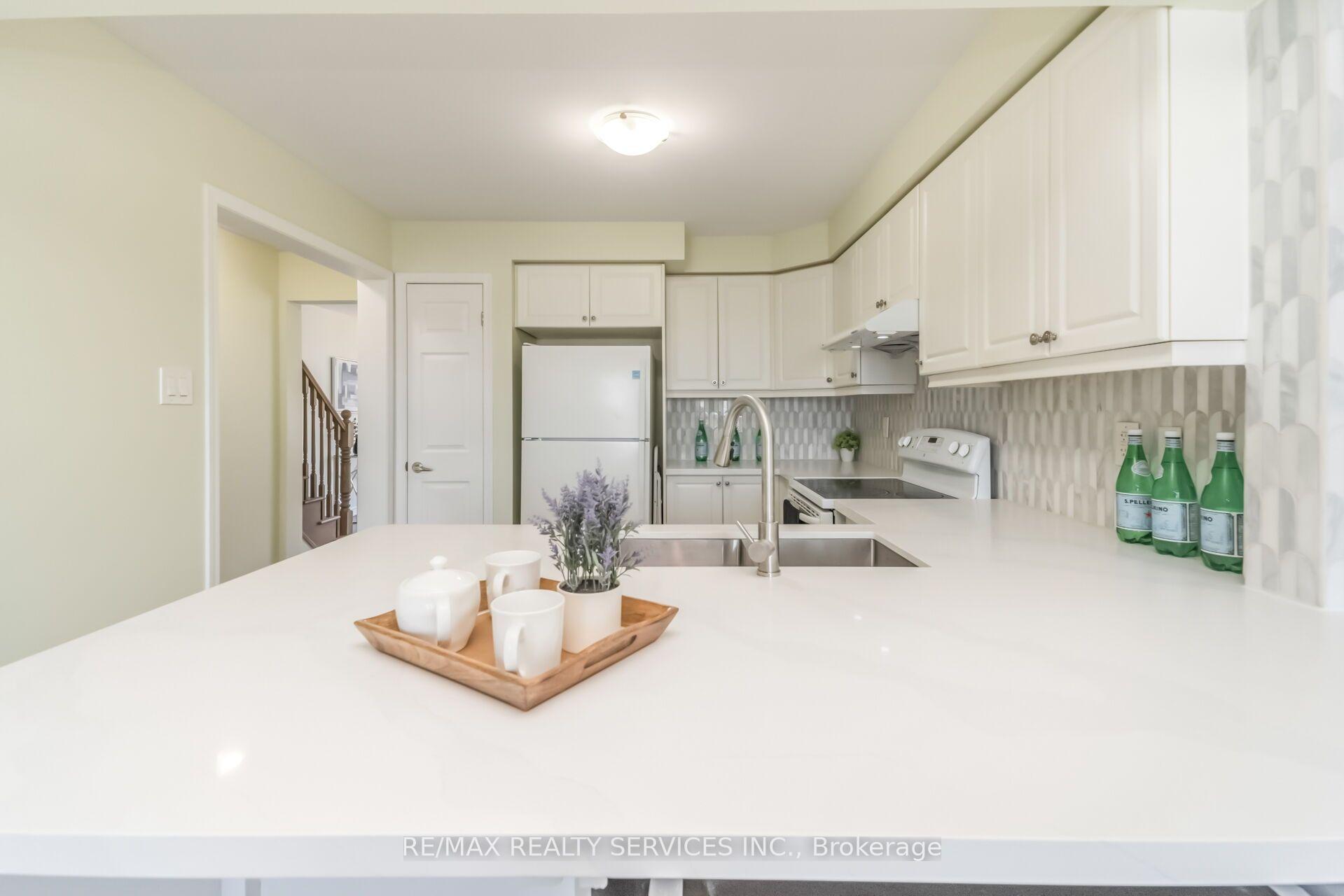 Photo 17 of 39 Baycliffe Crescent, Brampton, Northwest Brampton — HOMEH