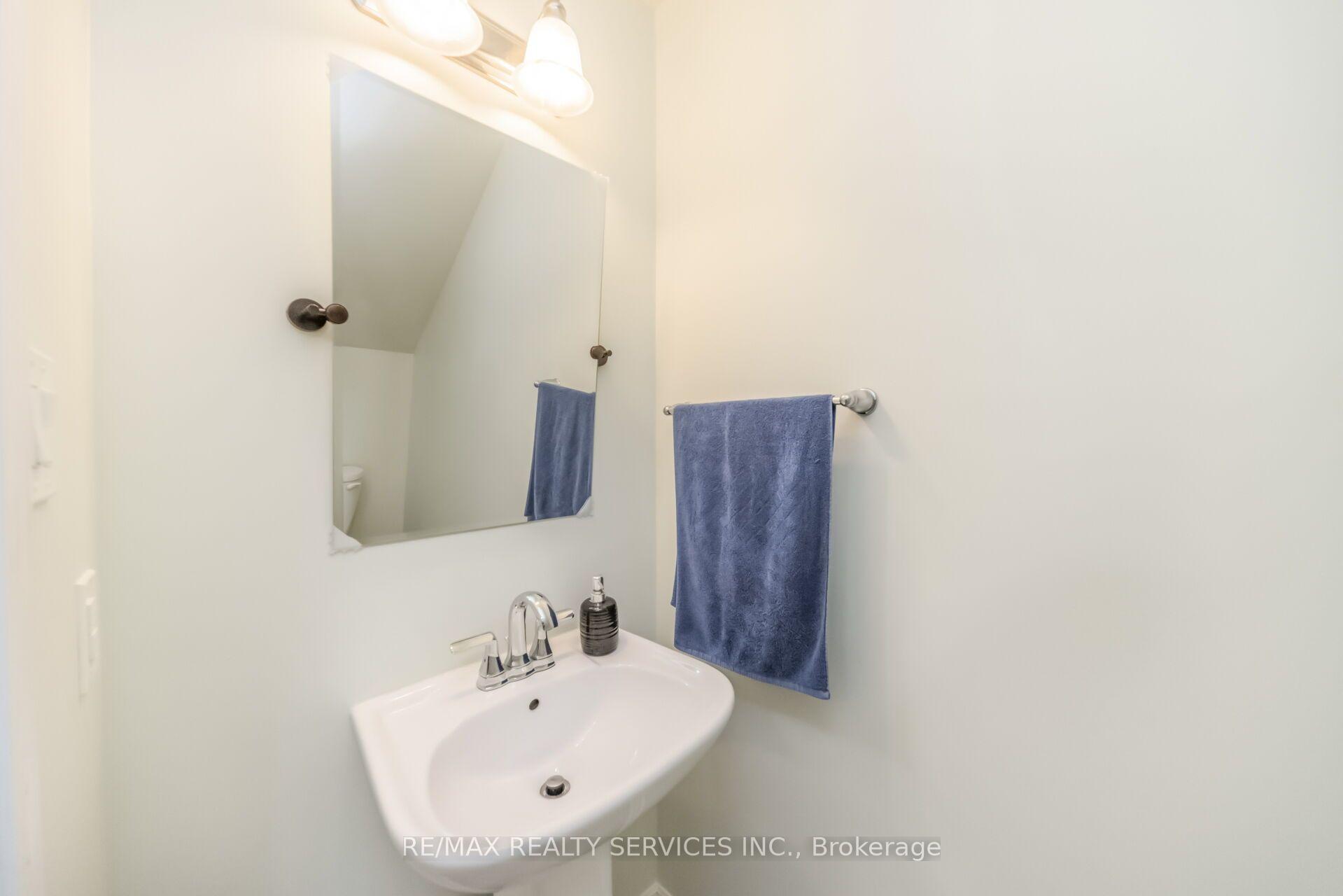 Photo 19 of 39 Baycliffe Crescent, Brampton, Northwest Brampton — HOMEH
