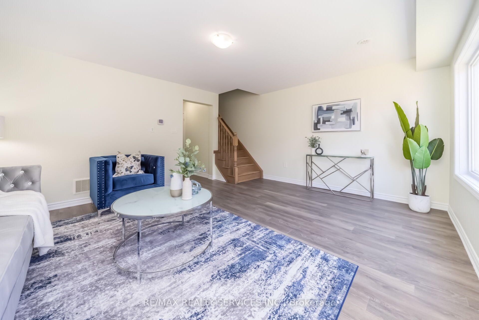 Photo 24 of 39 Baycliffe Crescent, Brampton, Northwest Brampton — HOMEH
