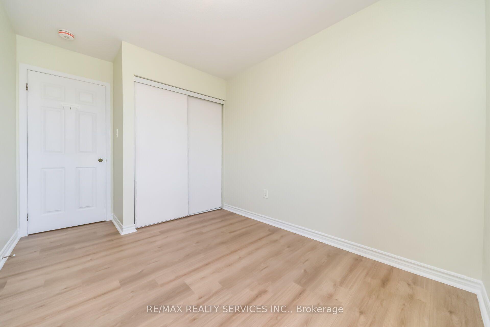 Photo 29 of 39 Baycliffe Crescent, Brampton, Northwest Brampton — HOMEH