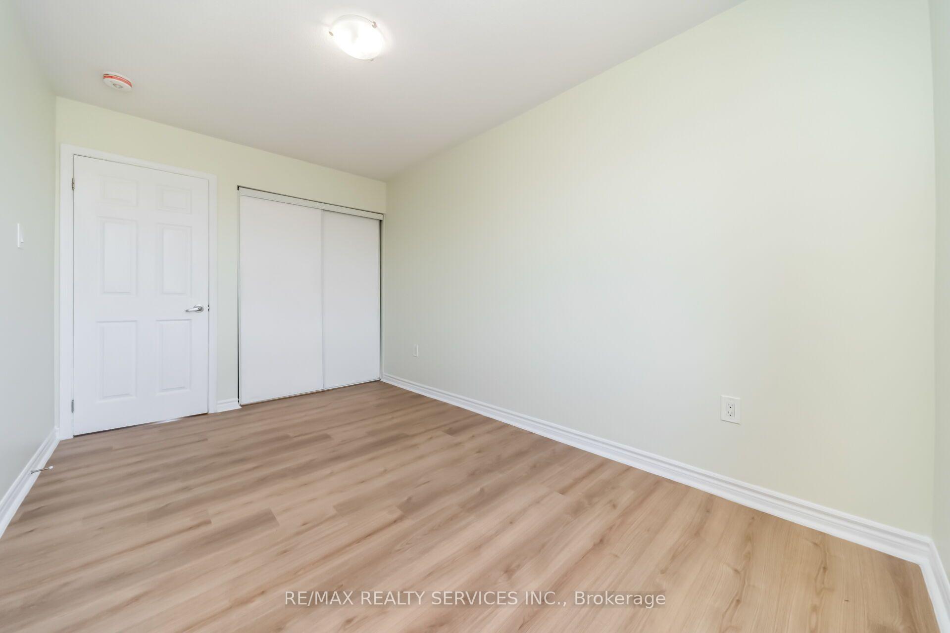 Photo 31 of 39 Baycliffe Crescent, Brampton, Northwest Brampton — HOMEH